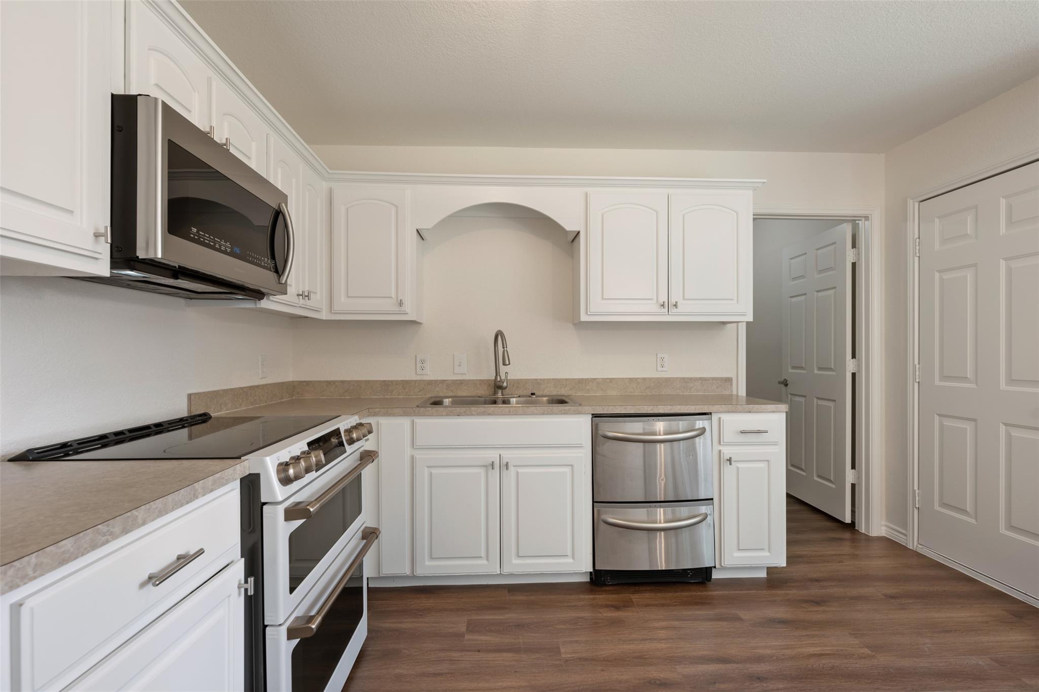 104 Live Oak Cir, Bertram, TX 78605