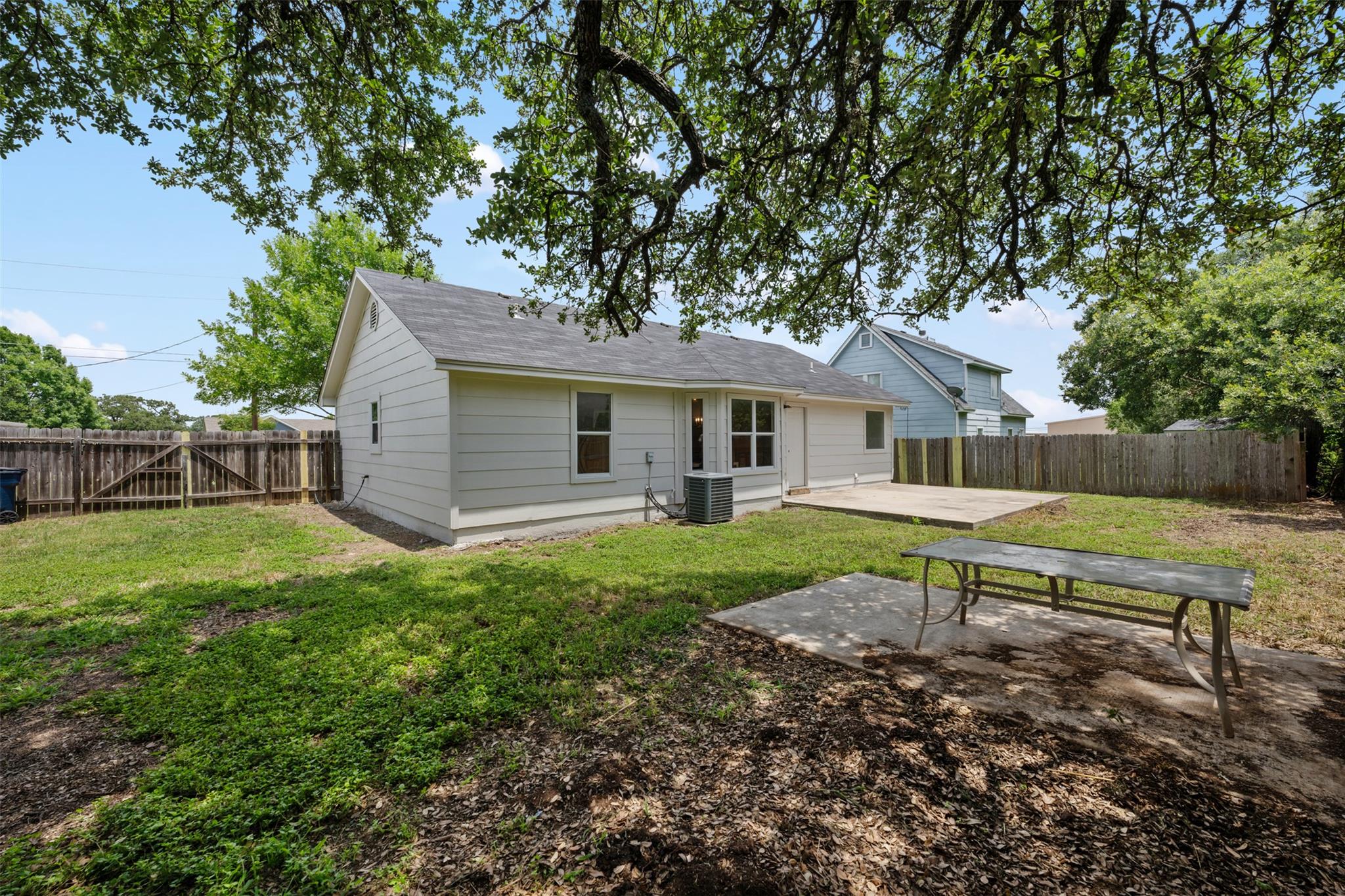 104 Live Oak Cir, Bertram, TX 78605
