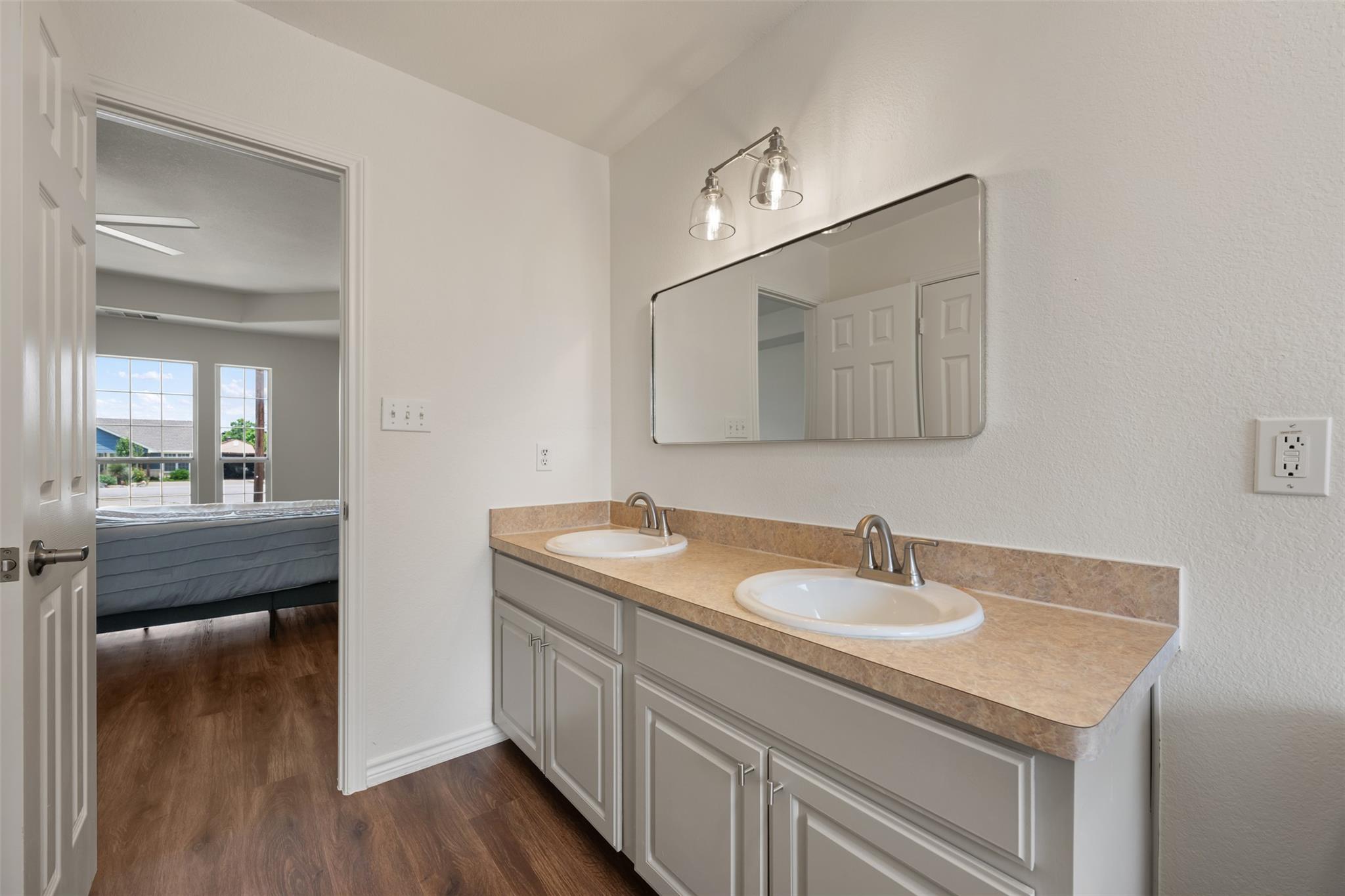 104 Live Oak Cir, Bertram, TX 78605