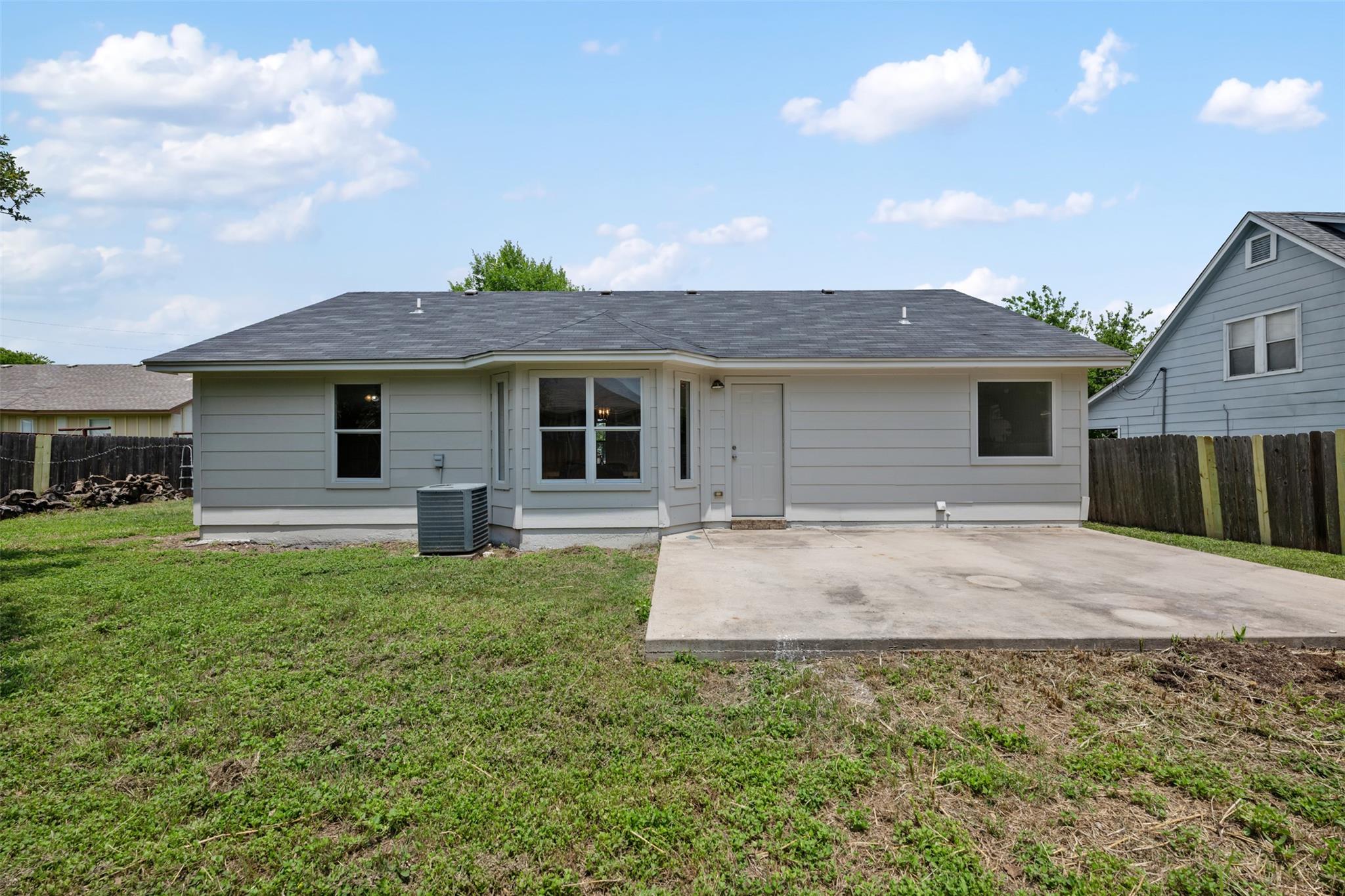 104 Live Oak Cir, Bertram, TX 78605