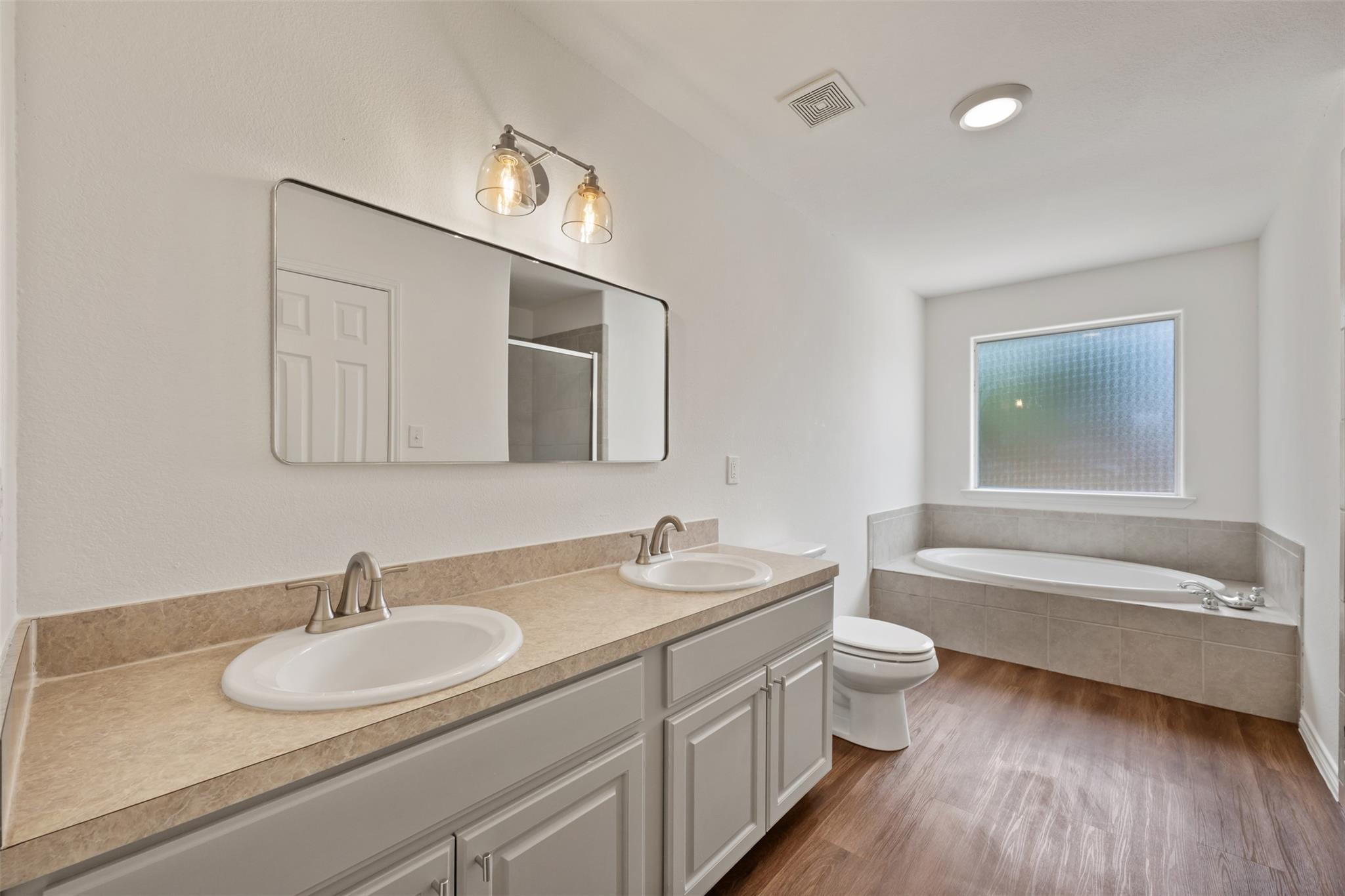 104 Live Oak Cir, Bertram, TX 78605