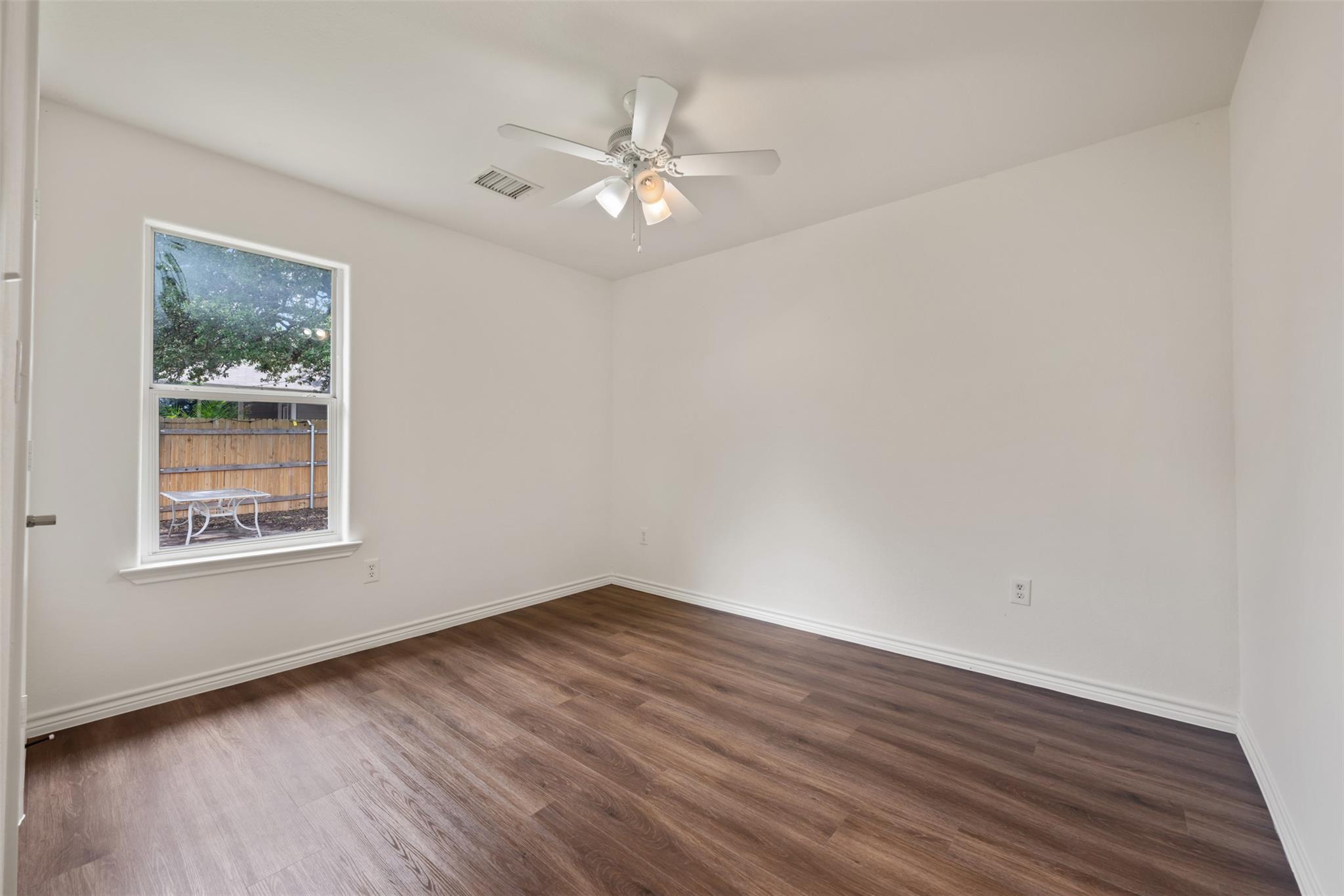 104 Live Oak Cir, Bertram, TX 78605