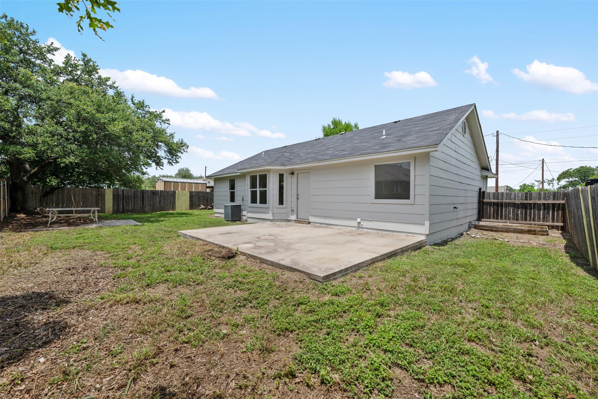 104 Live Oak Cir, Bertram, TX 78605