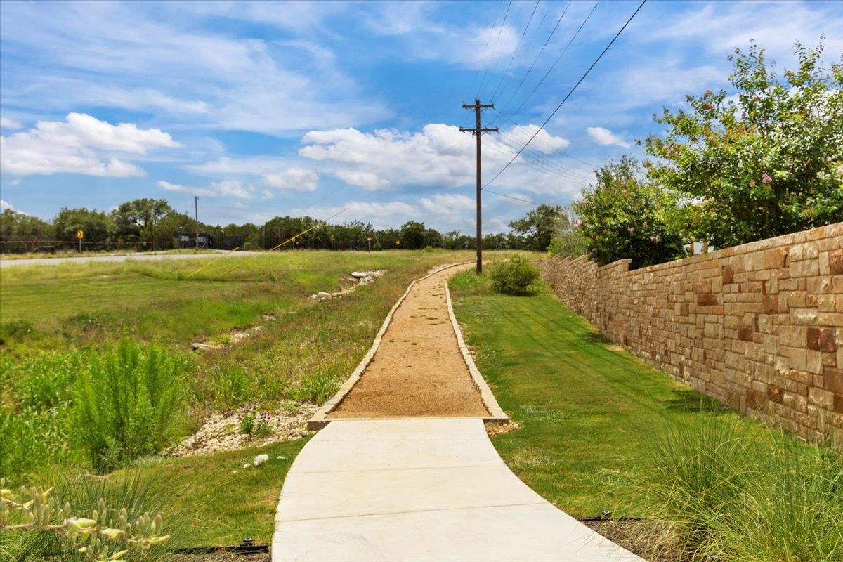 271 Eclipse Dr, Austin, TX 78737