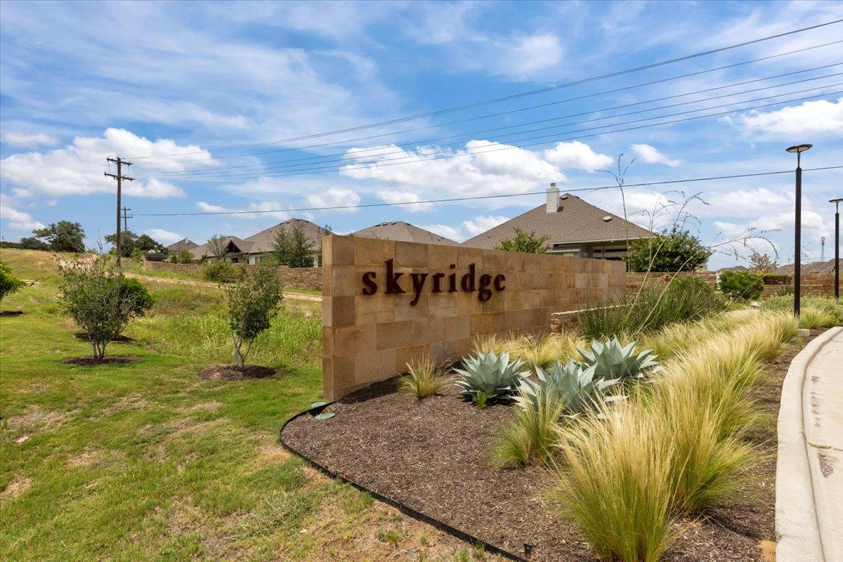 271 Eclipse Dr, Austin, TX 78737