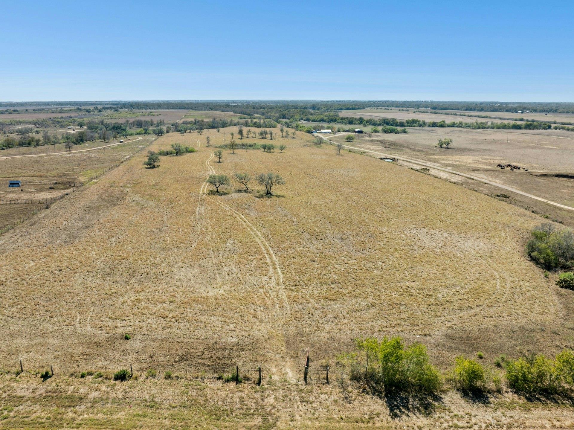 1112 County Road 255, Gonzales, TX 78629