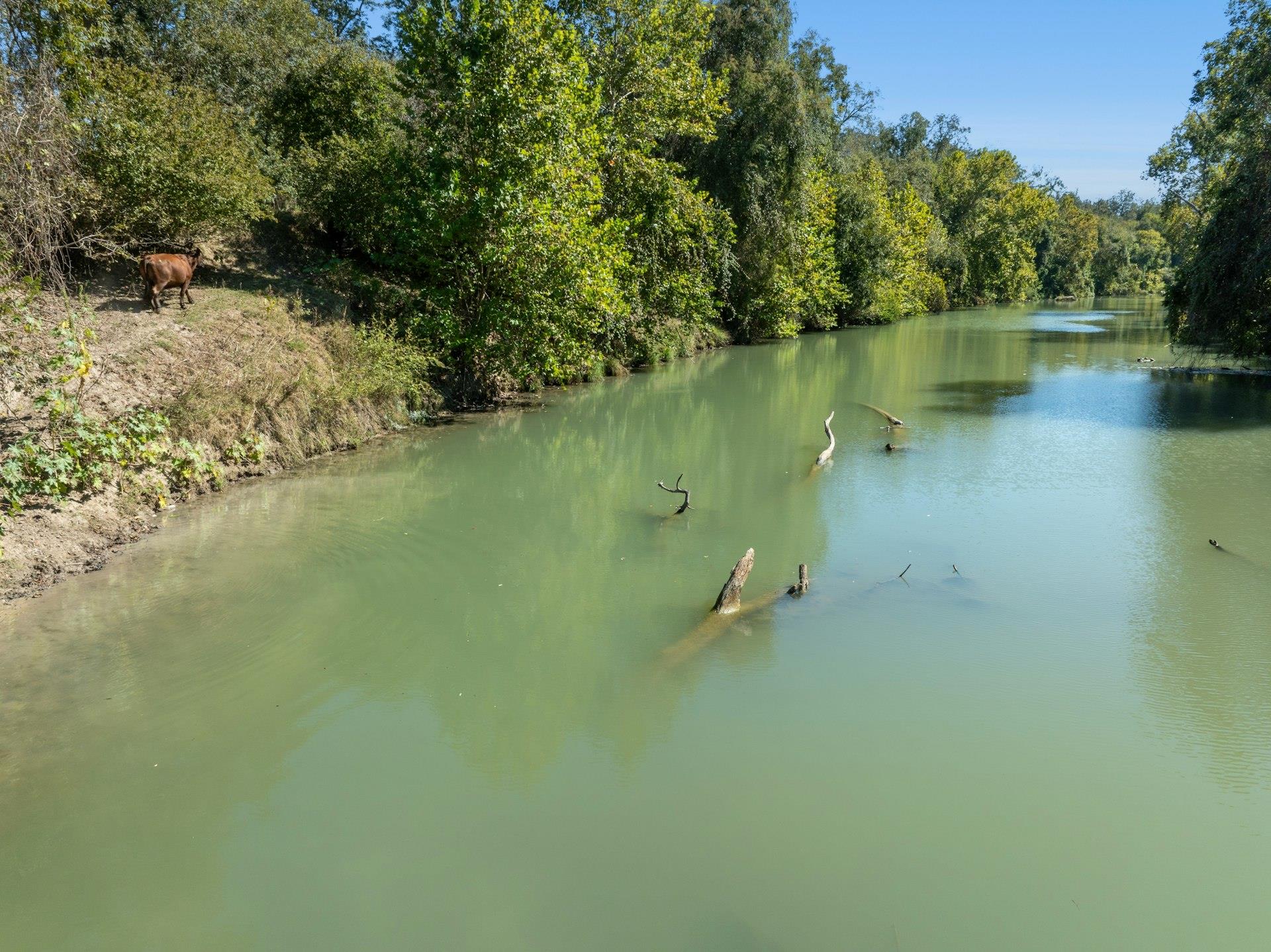 1112 County Road 255, Gonzales, TX 78629