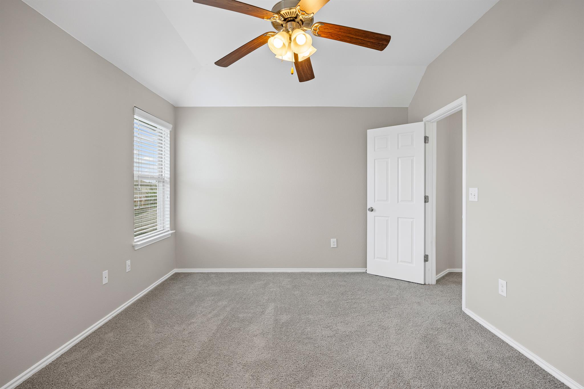 139 Diamondback Cv, Buda, TX 78610