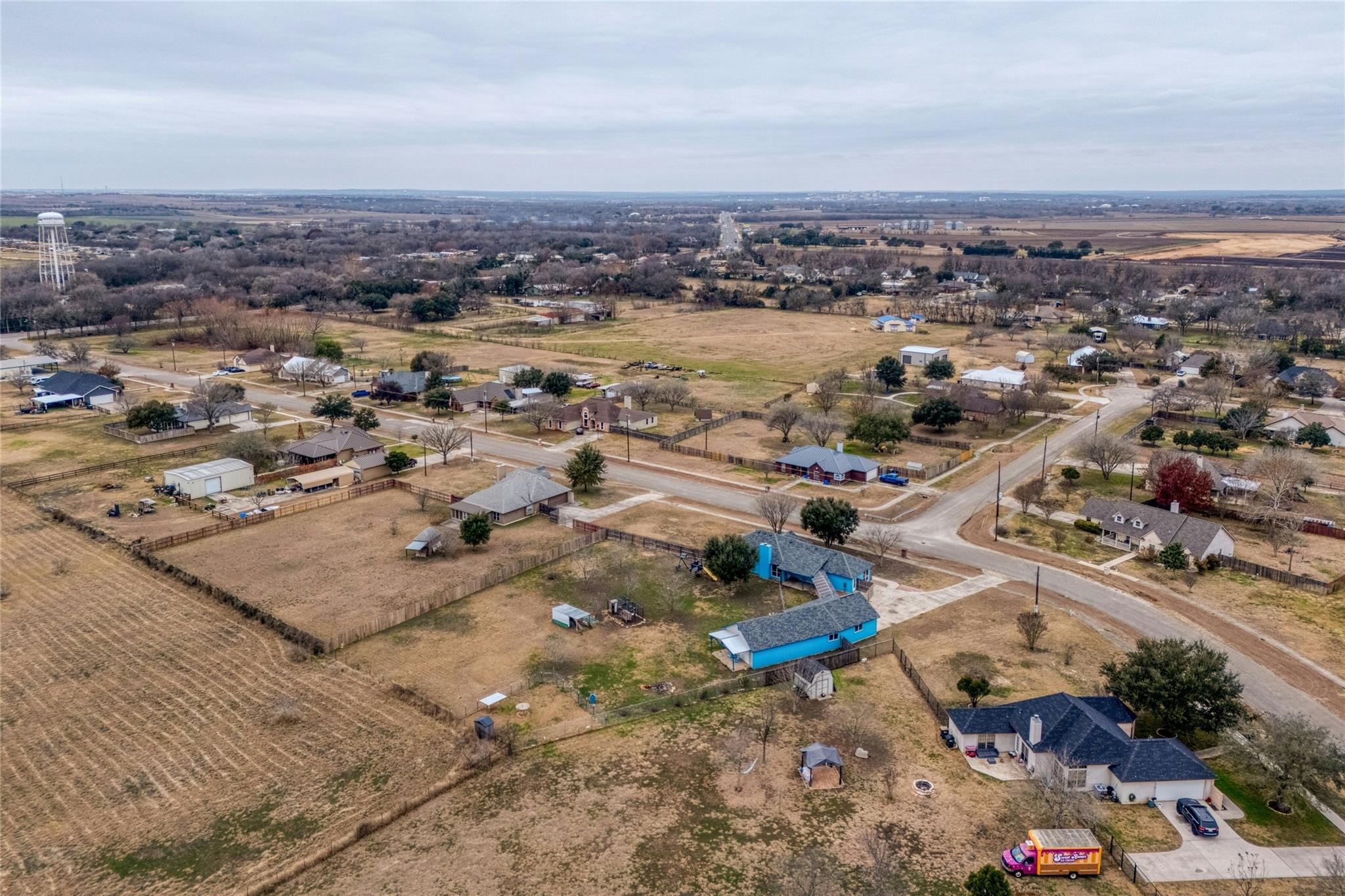 233 Thomas Dr, Martindale, TX 78655