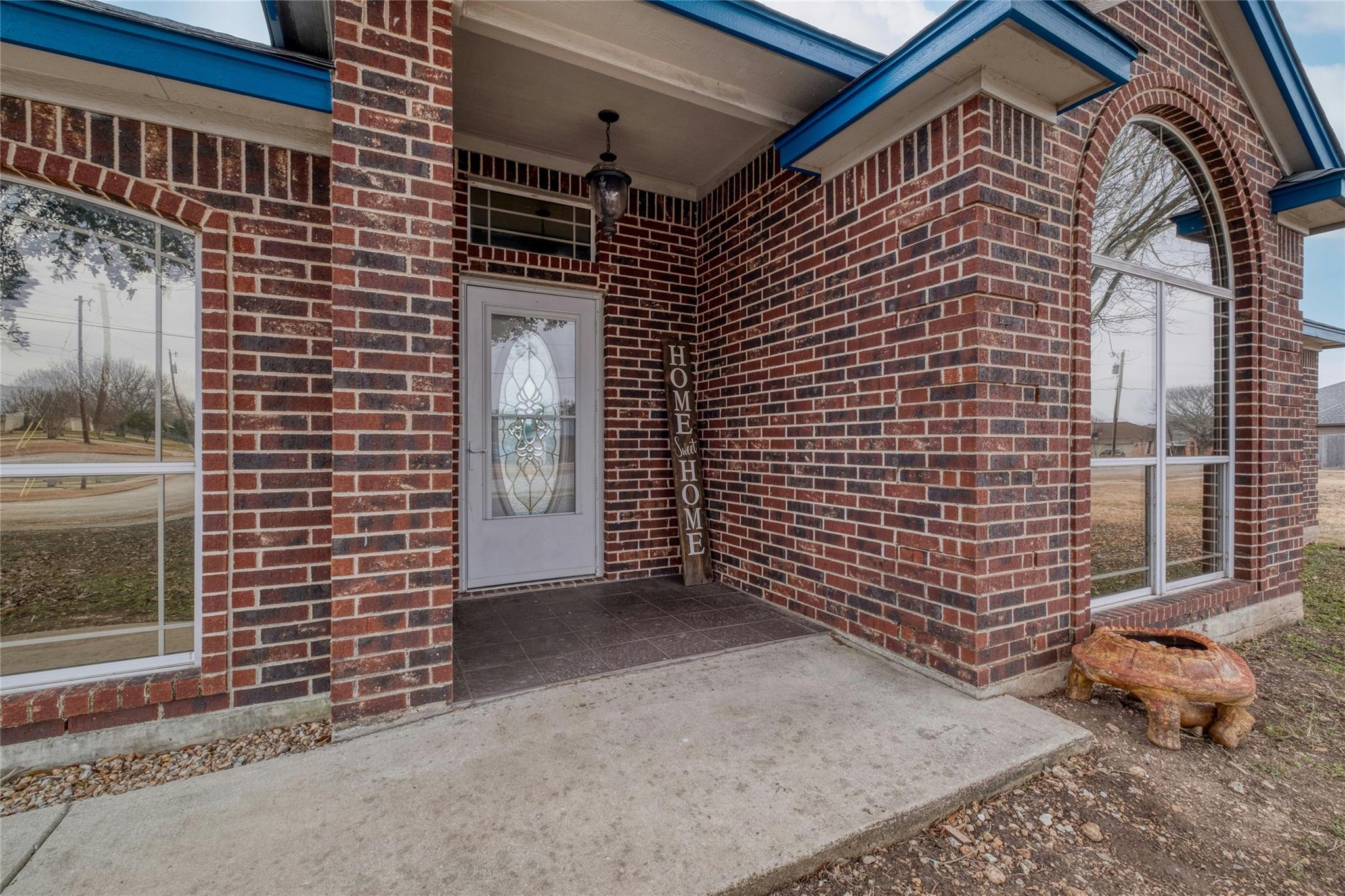233 Thomas Dr, Martindale, TX 78655