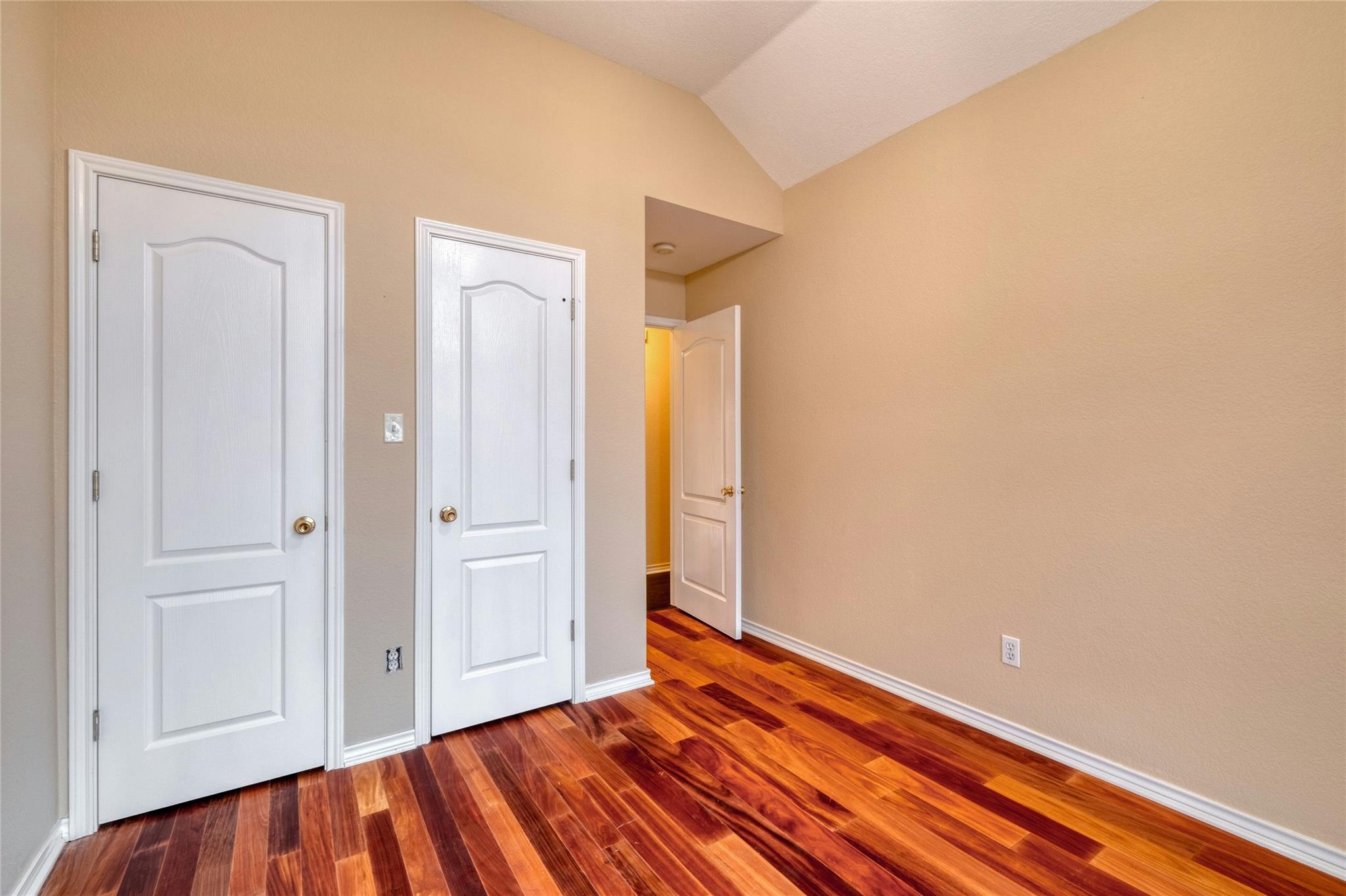 233 Thomas Dr, Martindale, TX 78655