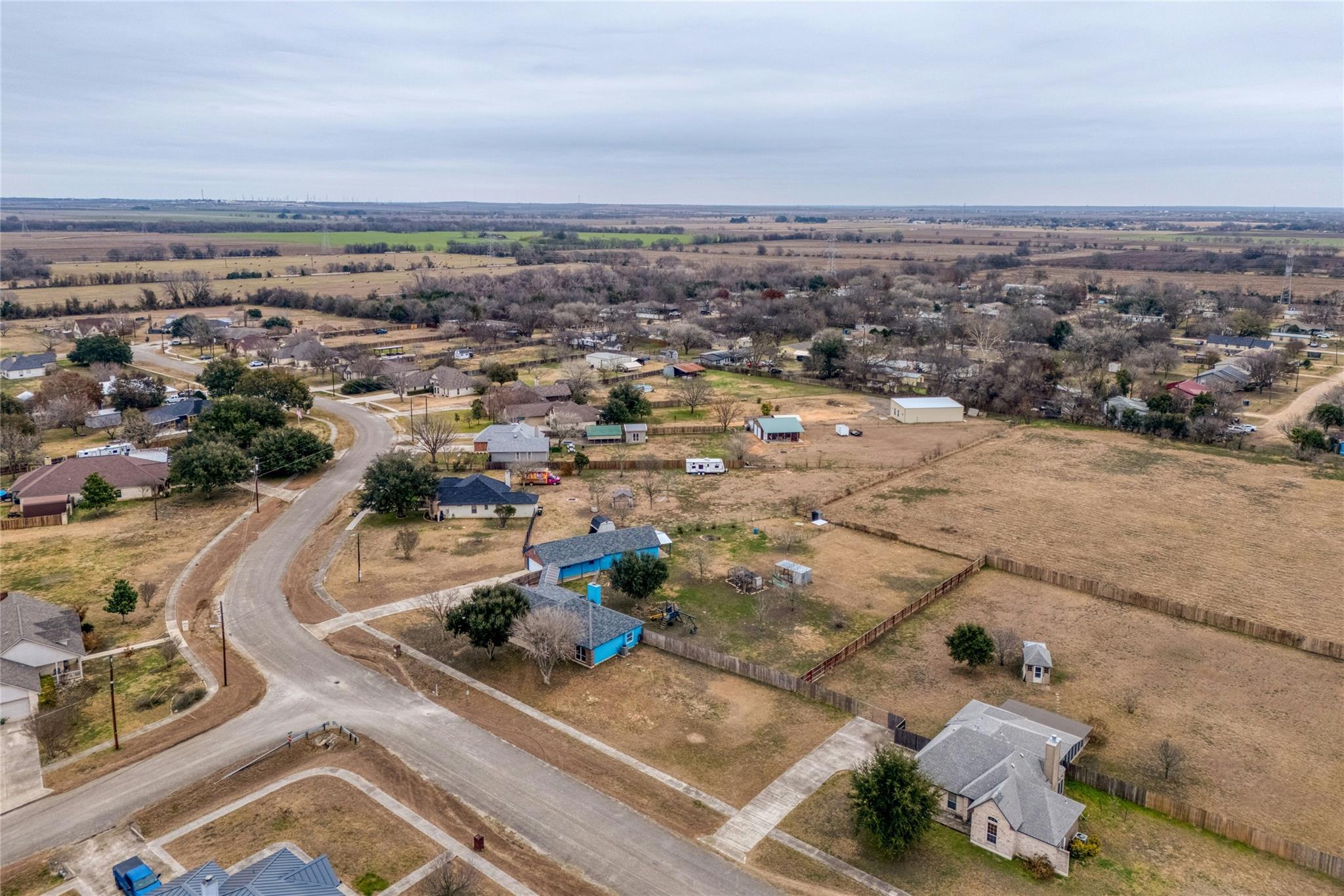 233 Thomas Dr, Martindale, TX 78655