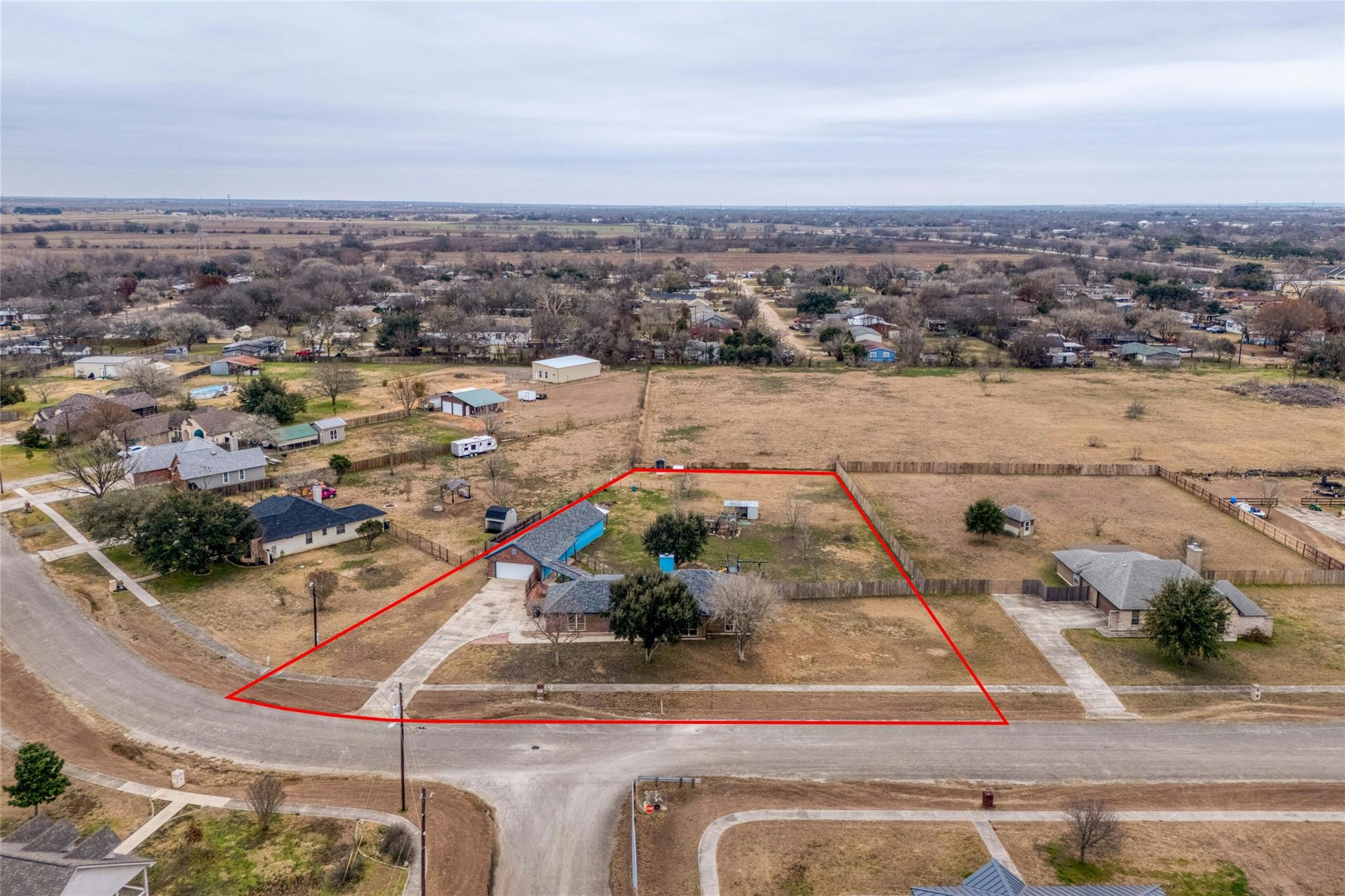 233 Thomas Dr, Martindale, TX 78655