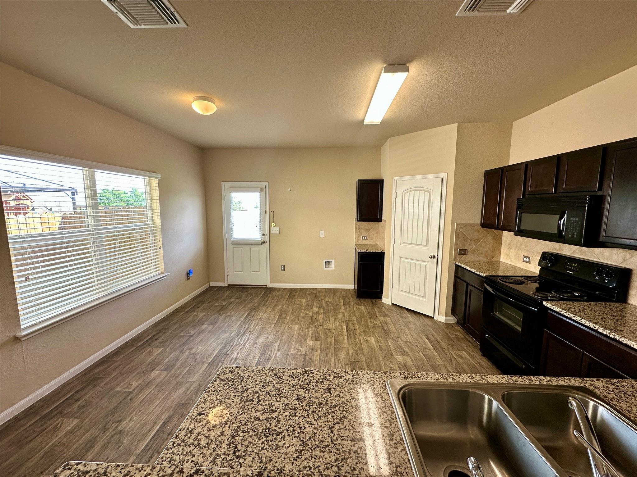 12107 Waterford Run Way, Manor, TX 78653