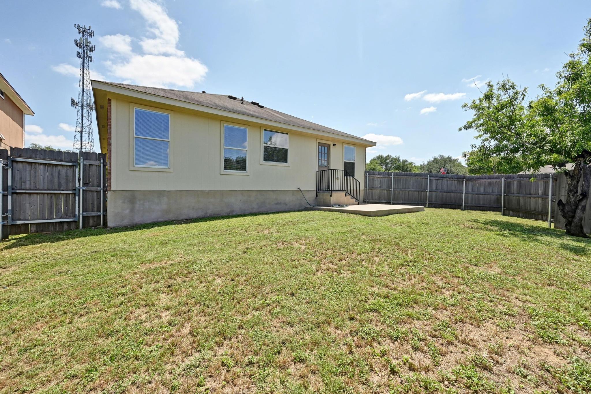 250 Western Dr, Kyle, TX 78640