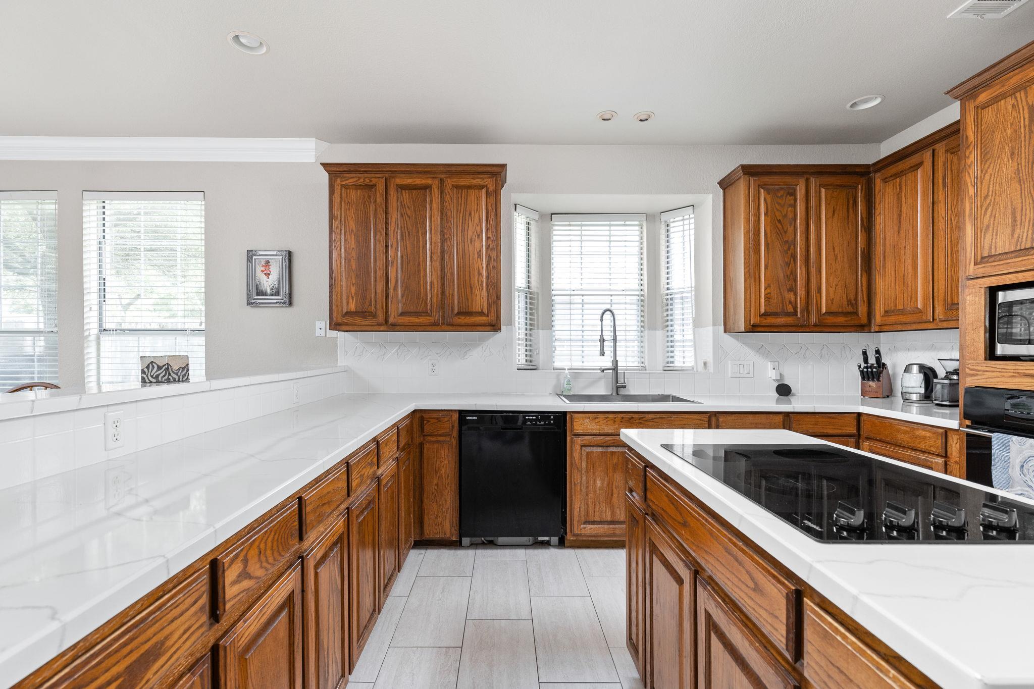 2400 Butler National Dr, Pflugerville, TX 78660