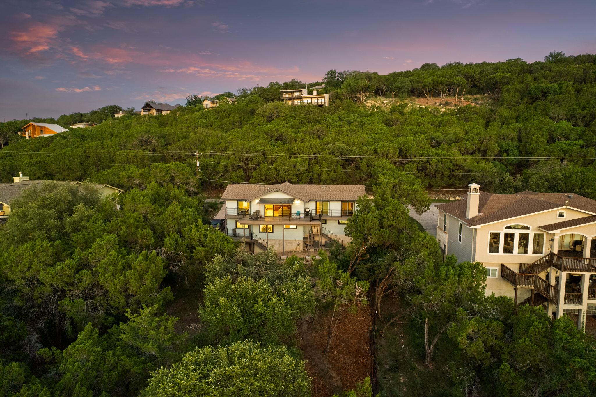 6300 Lakeshore Dr, Lago Vista, TX 78645