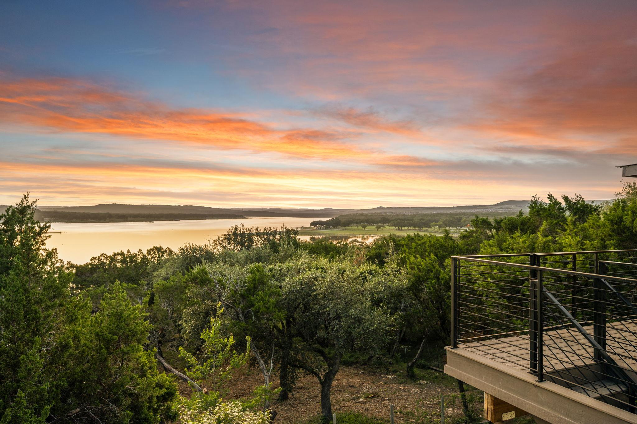 6300 Lakeshore Dr, Lago Vista, TX 78645