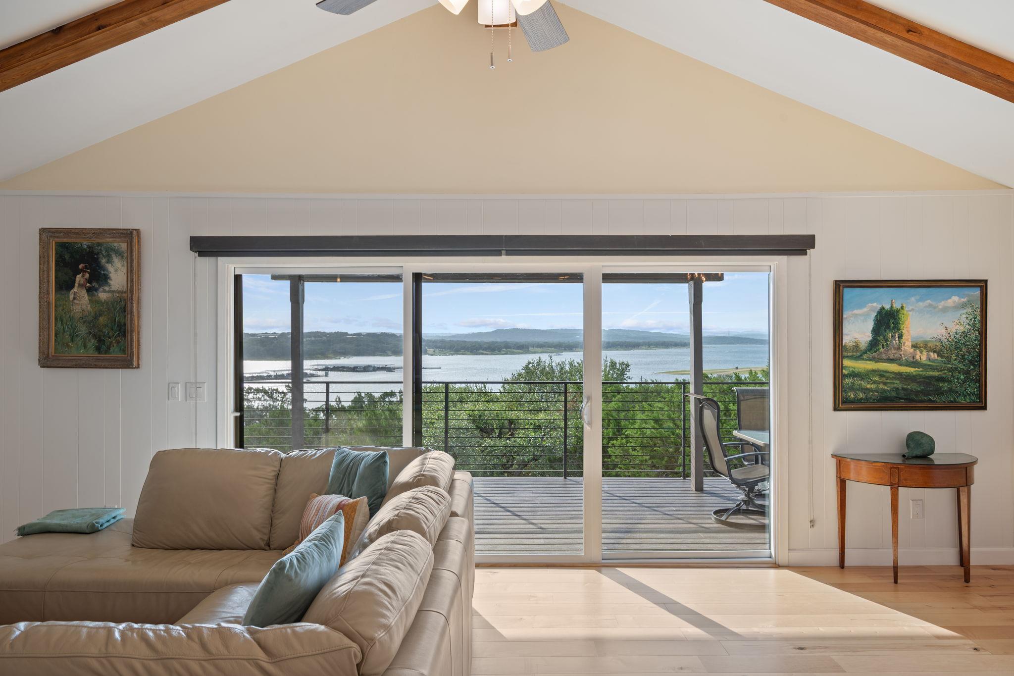 6300 Lakeshore Dr, Lago Vista, TX 78645