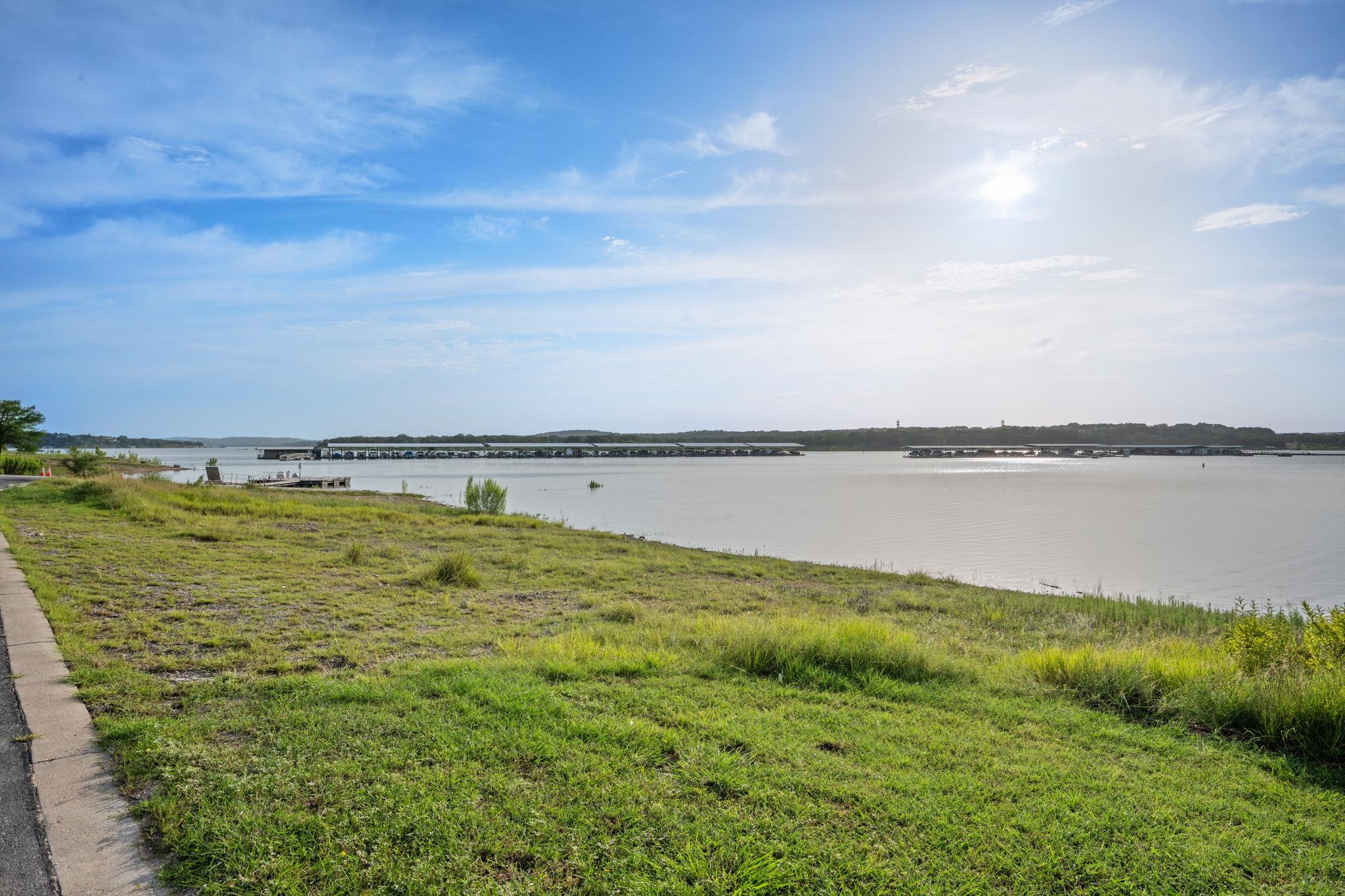 6300 Lakeshore Dr, Lago Vista, TX 78645