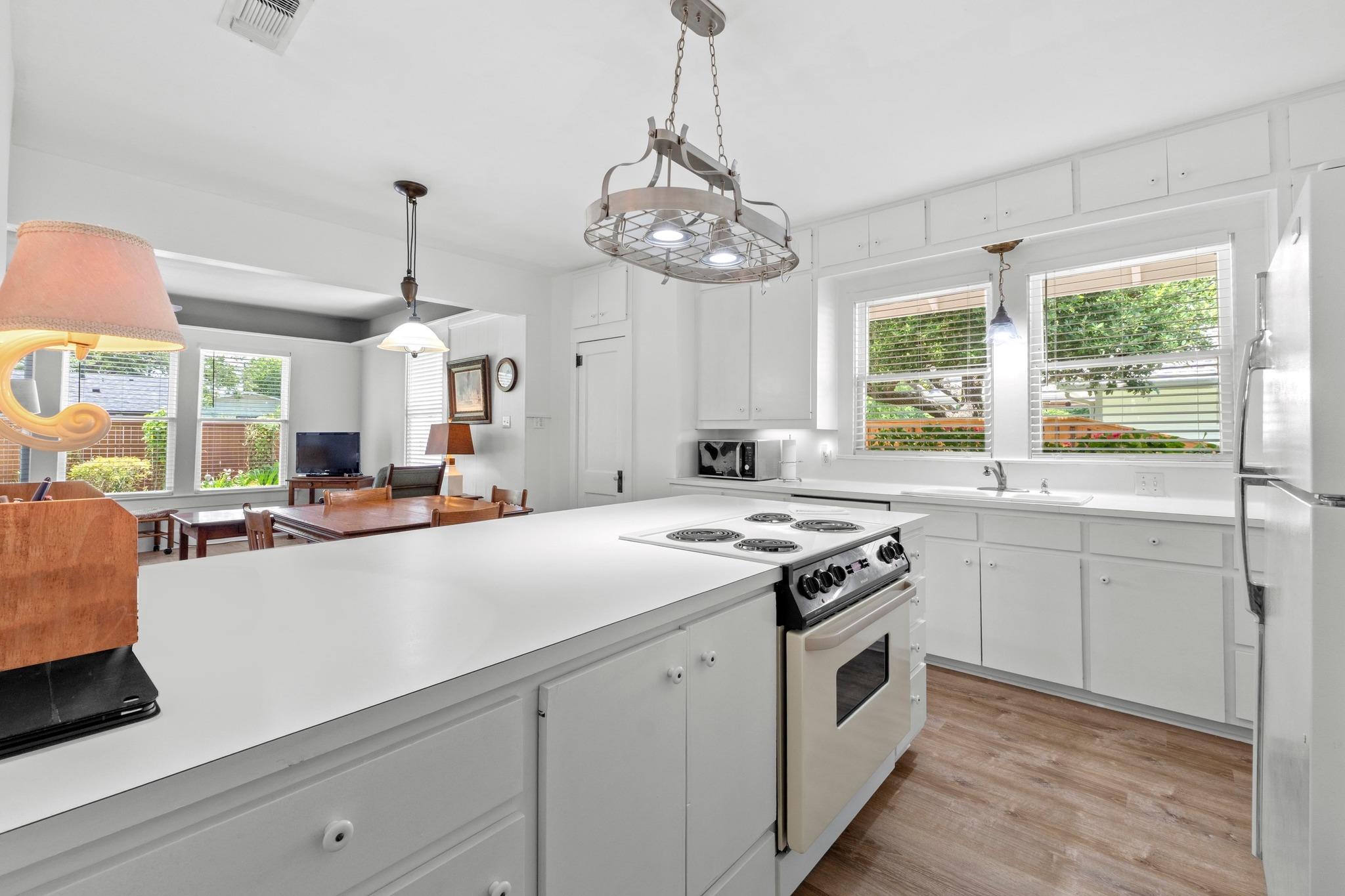 810 E University Ave, Georgetown, TX 78626