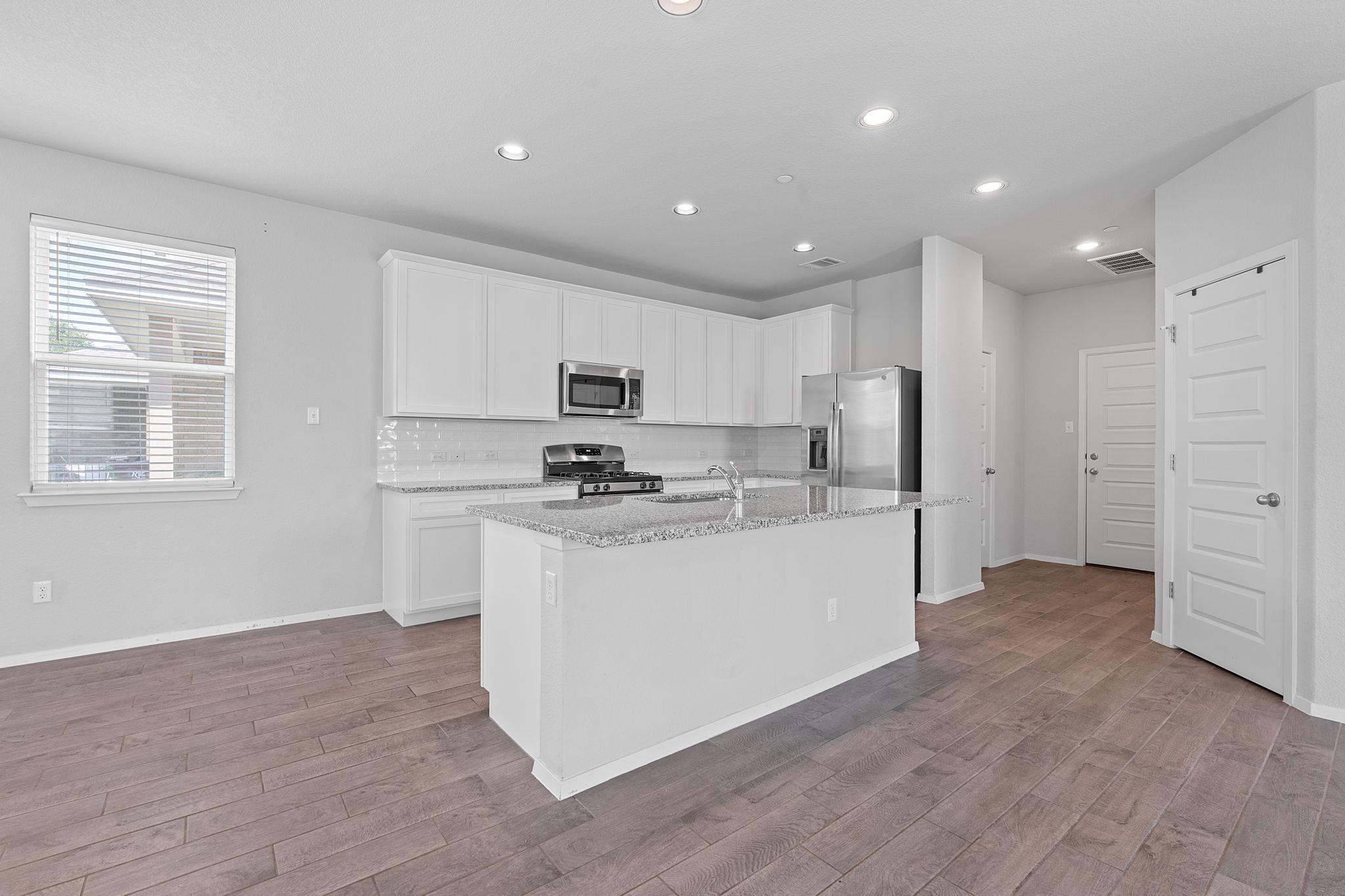 2800 Joe Dimaggio Blvd # 84, Round Rock, TX 78665