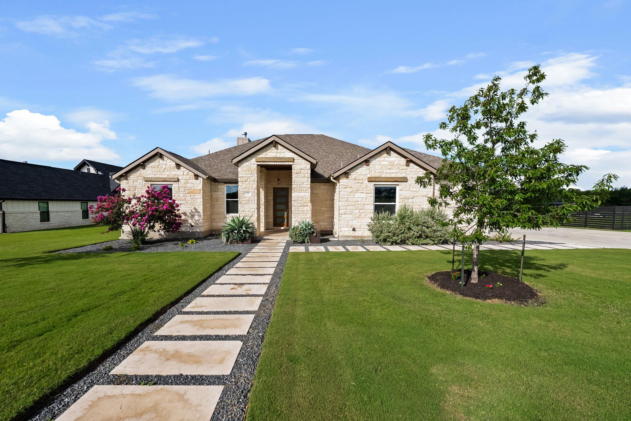 104 Huerta Rd, Florence, TX 76527