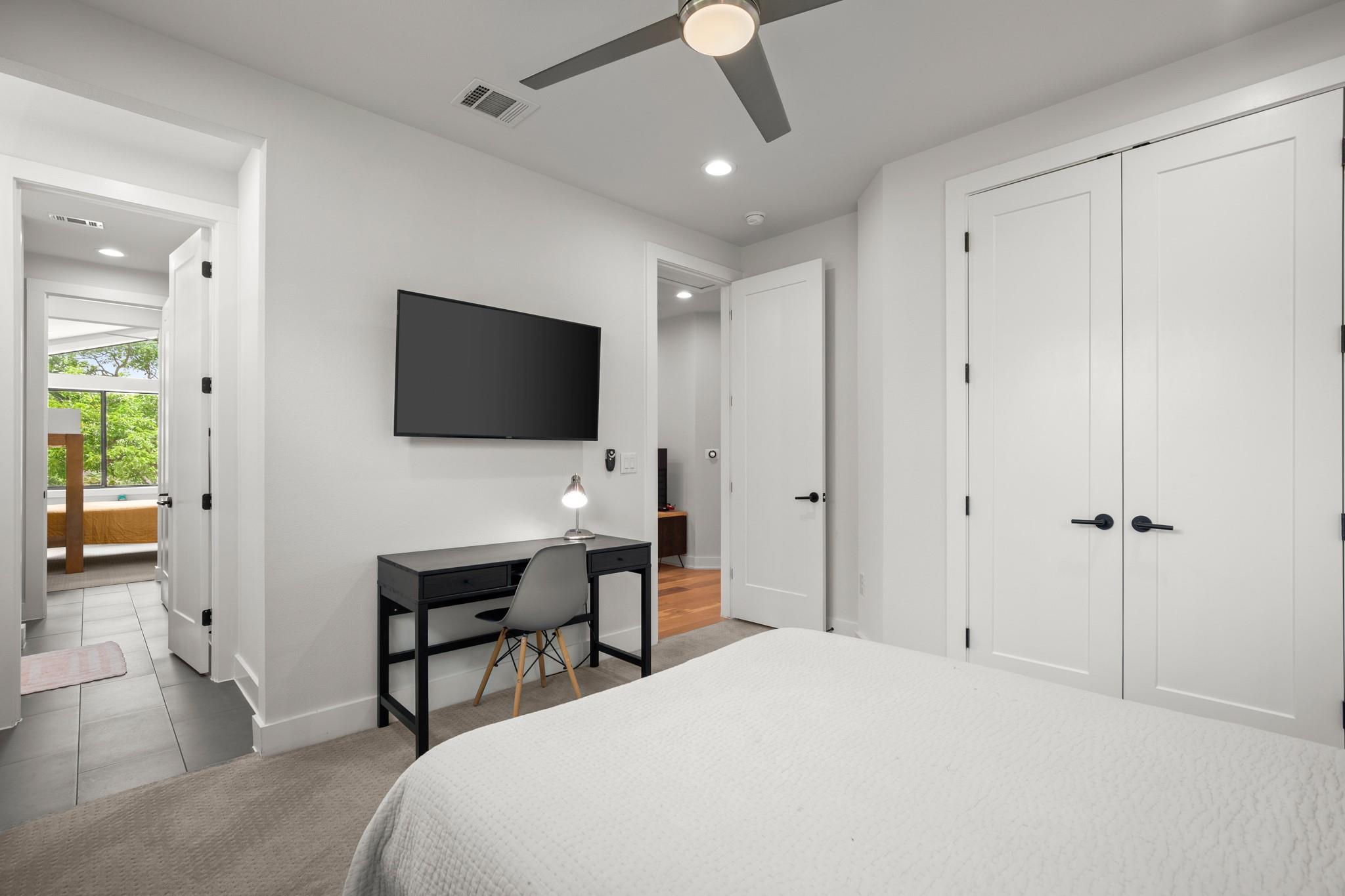 611 Gaylor St # 2, Austin, TX 78752