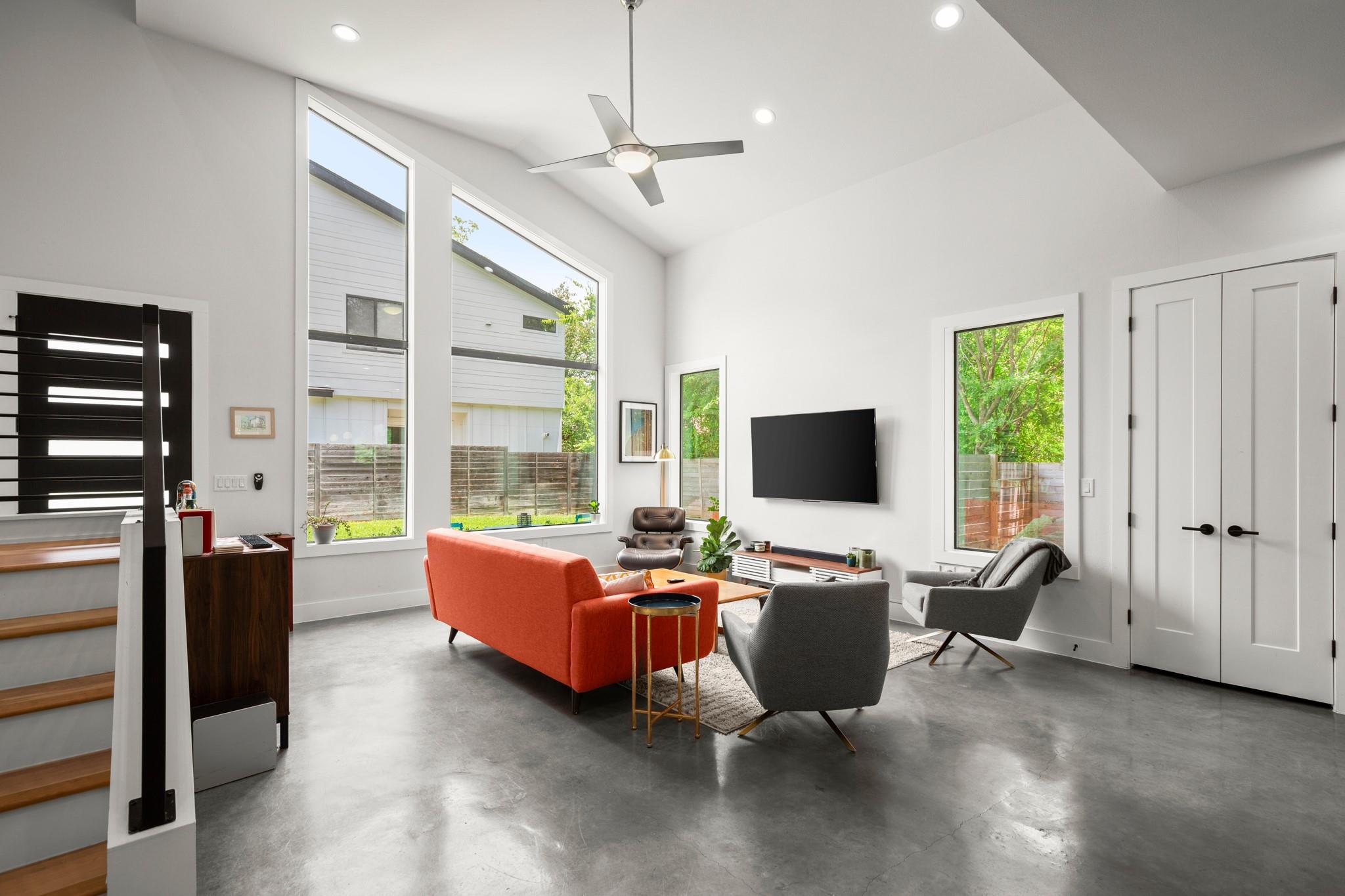 611 Gaylor St # 2, Austin, TX 78752
