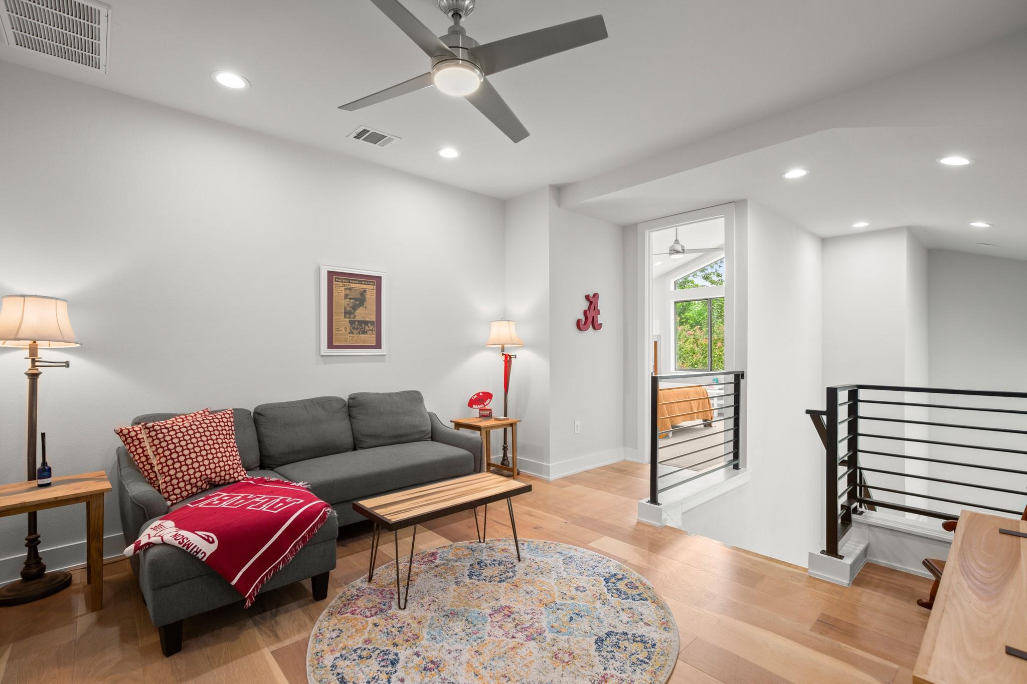 611 Gaylor St # 2, Austin, TX 78752
