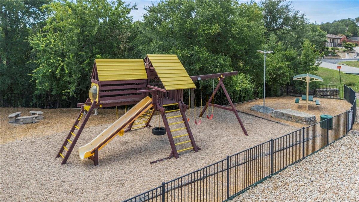 204 S Meadowlark St, Lakeway, TX 78734
