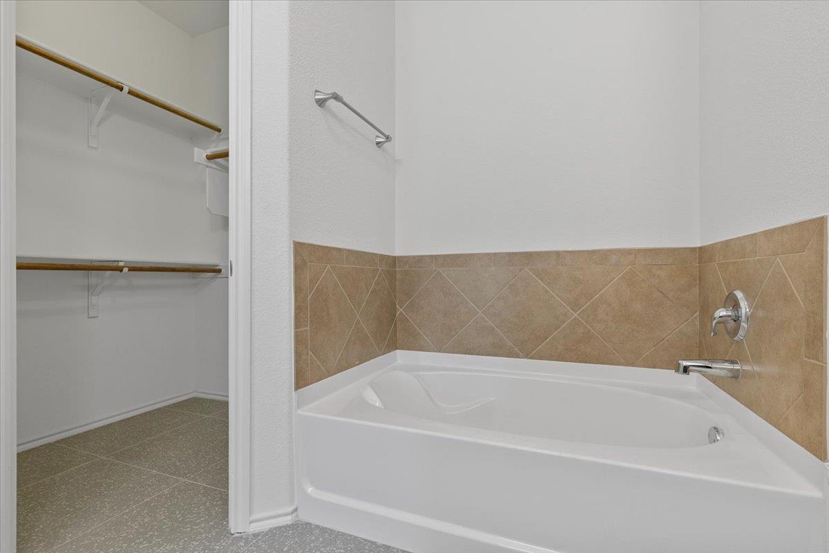 204 S Meadowlark St, Lakeway, TX 78734