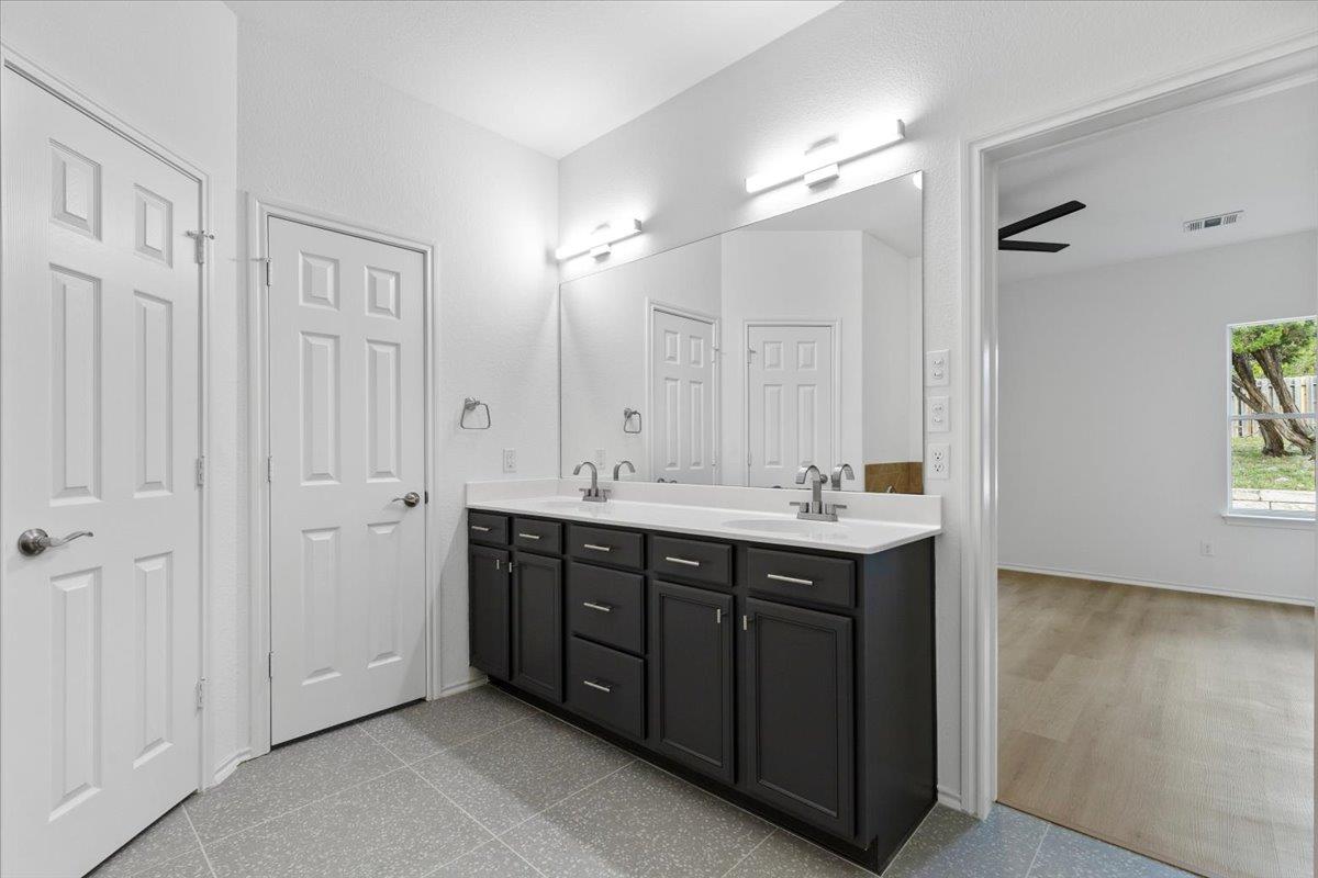 204 S Meadowlark St, Lakeway, TX 78734