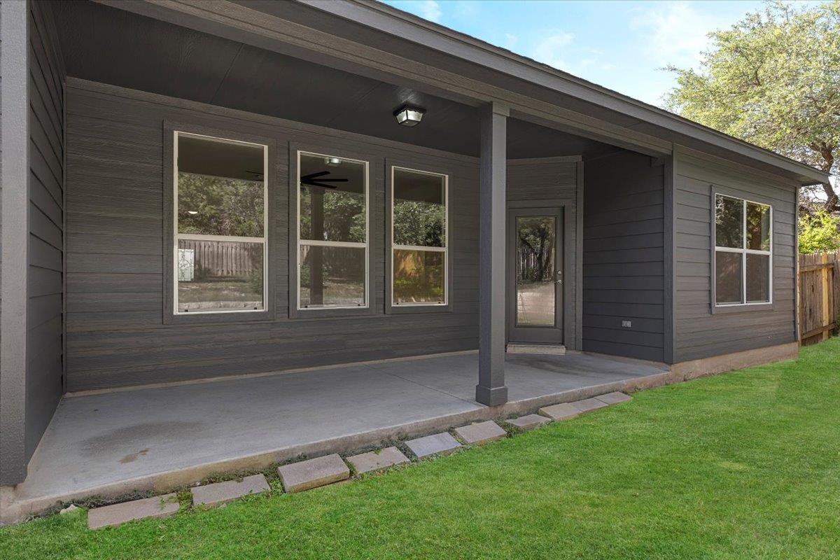 204 S Meadowlark St, Lakeway, TX 78734