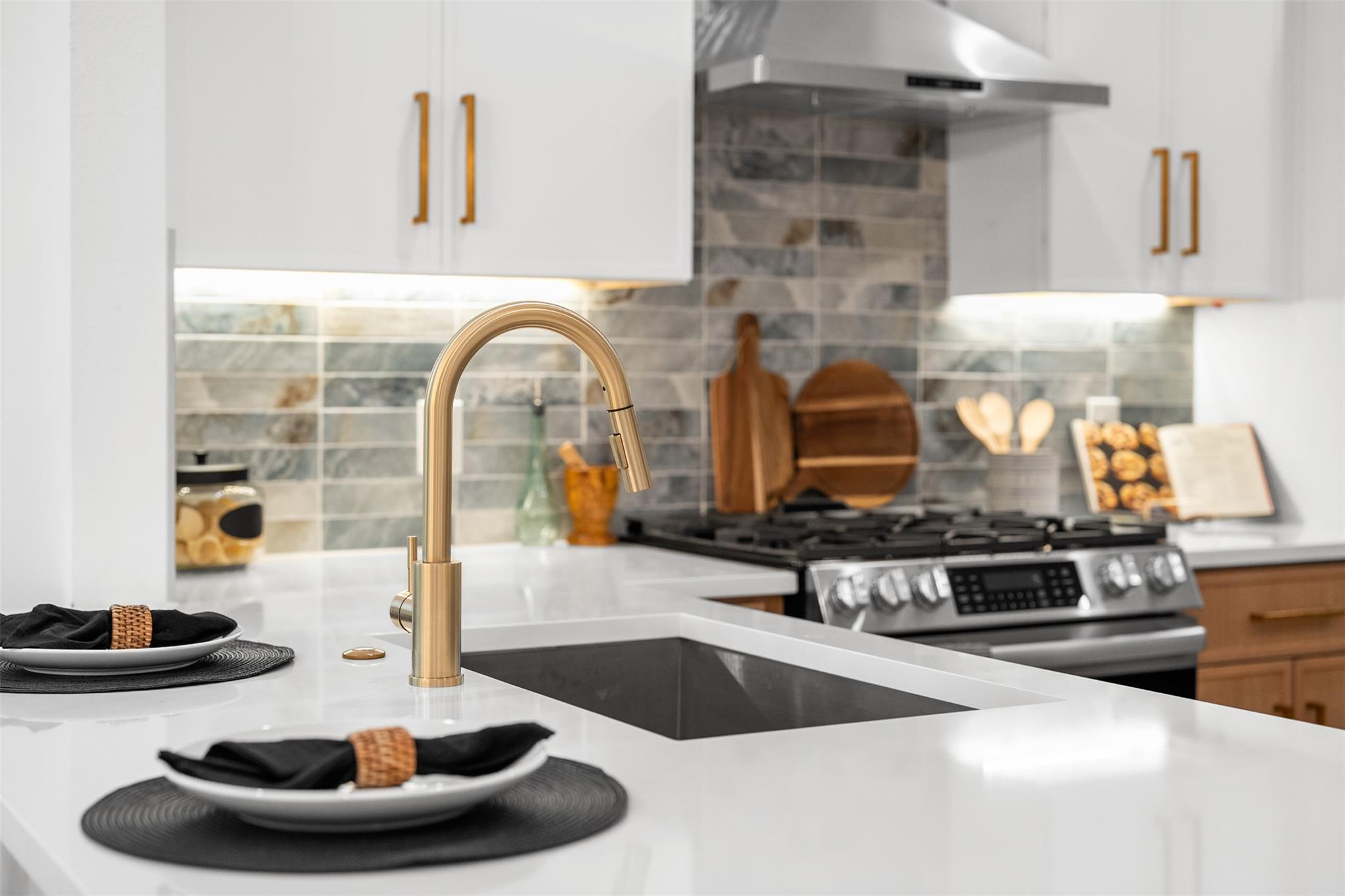 919 Gene Johnson St, Austin, TX 78751