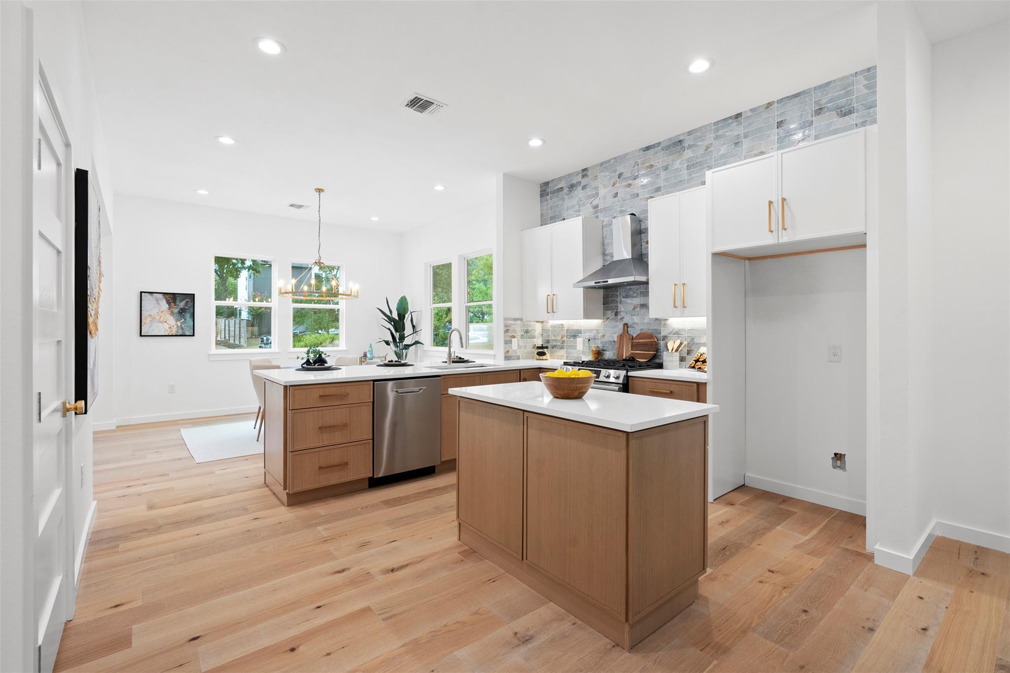 919 Gene Johnson St, Austin, TX 78751