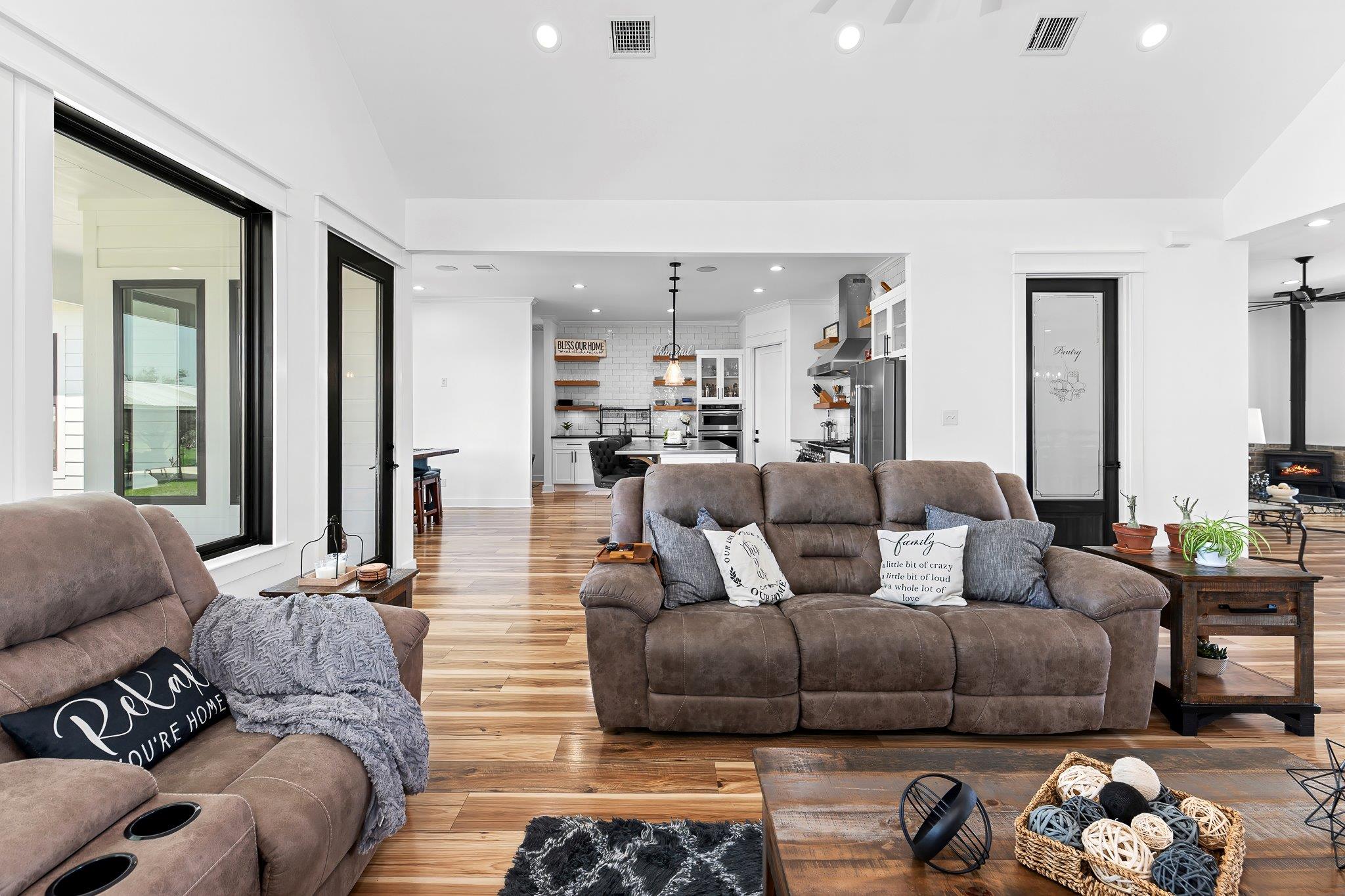 5925 County Road 236 Rd, Liberty Hill, TX 78642