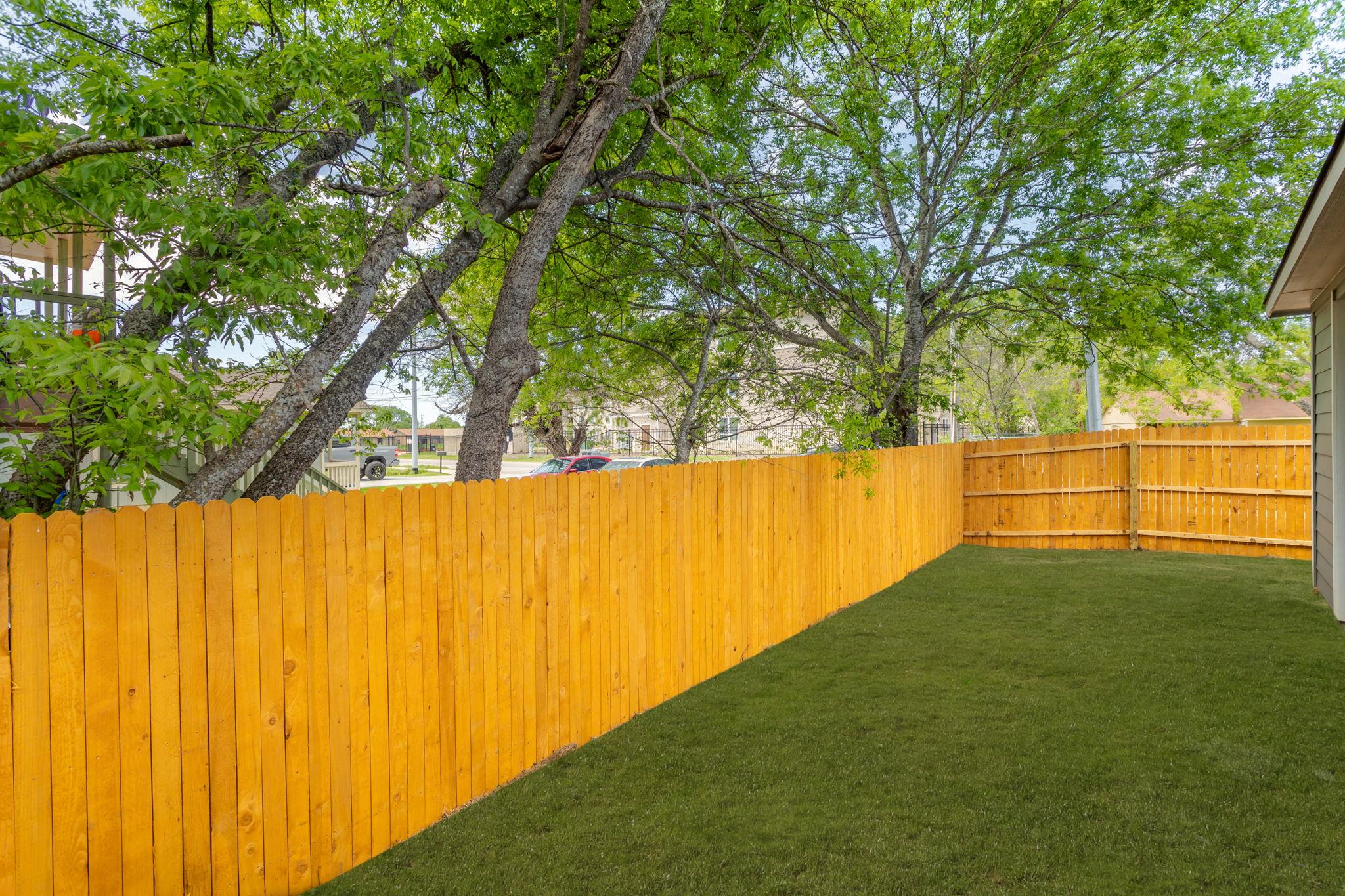 602-604 Hudson St, Seguin, TX 78155