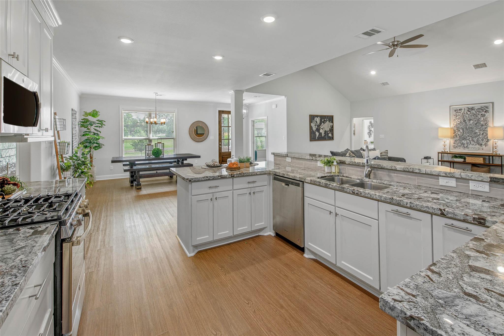 9868 Albert Dr, Iola, TX 77861