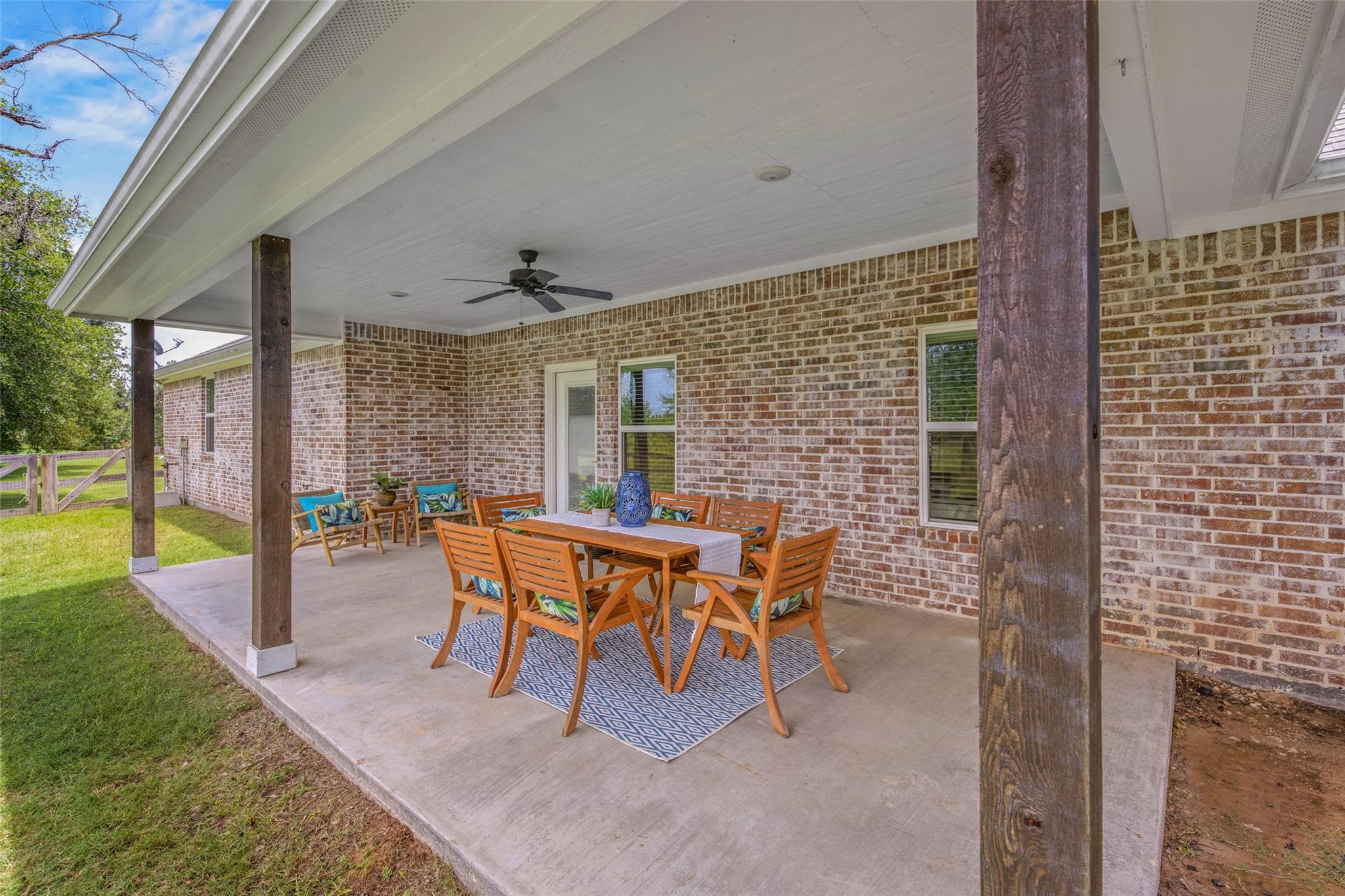 9868 Albert Dr, Iola, TX 77861