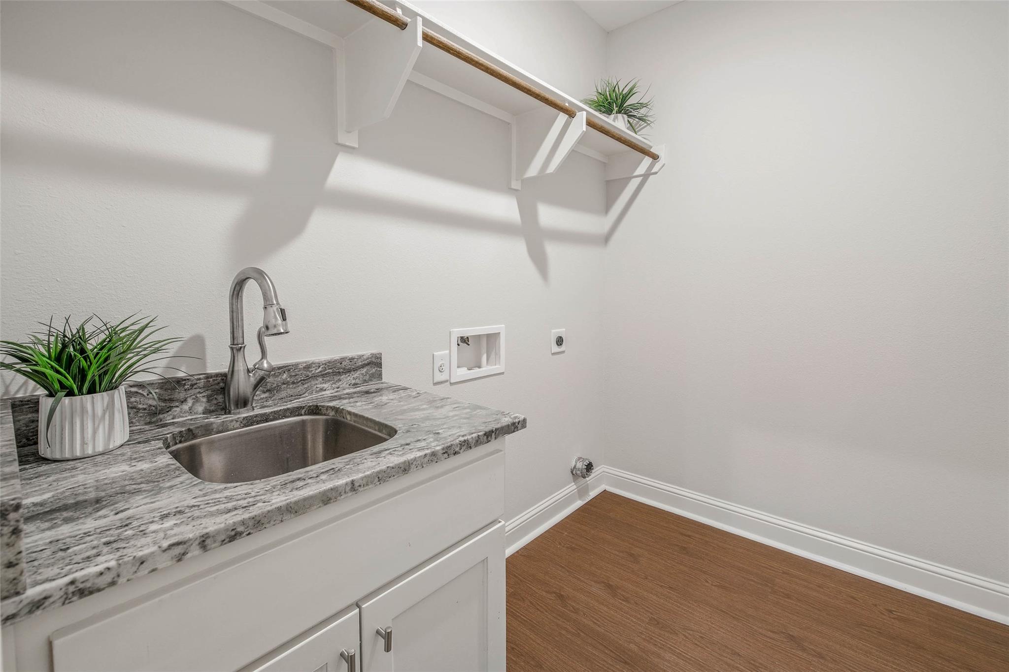 9868 Albert Dr, Iola, TX 77861