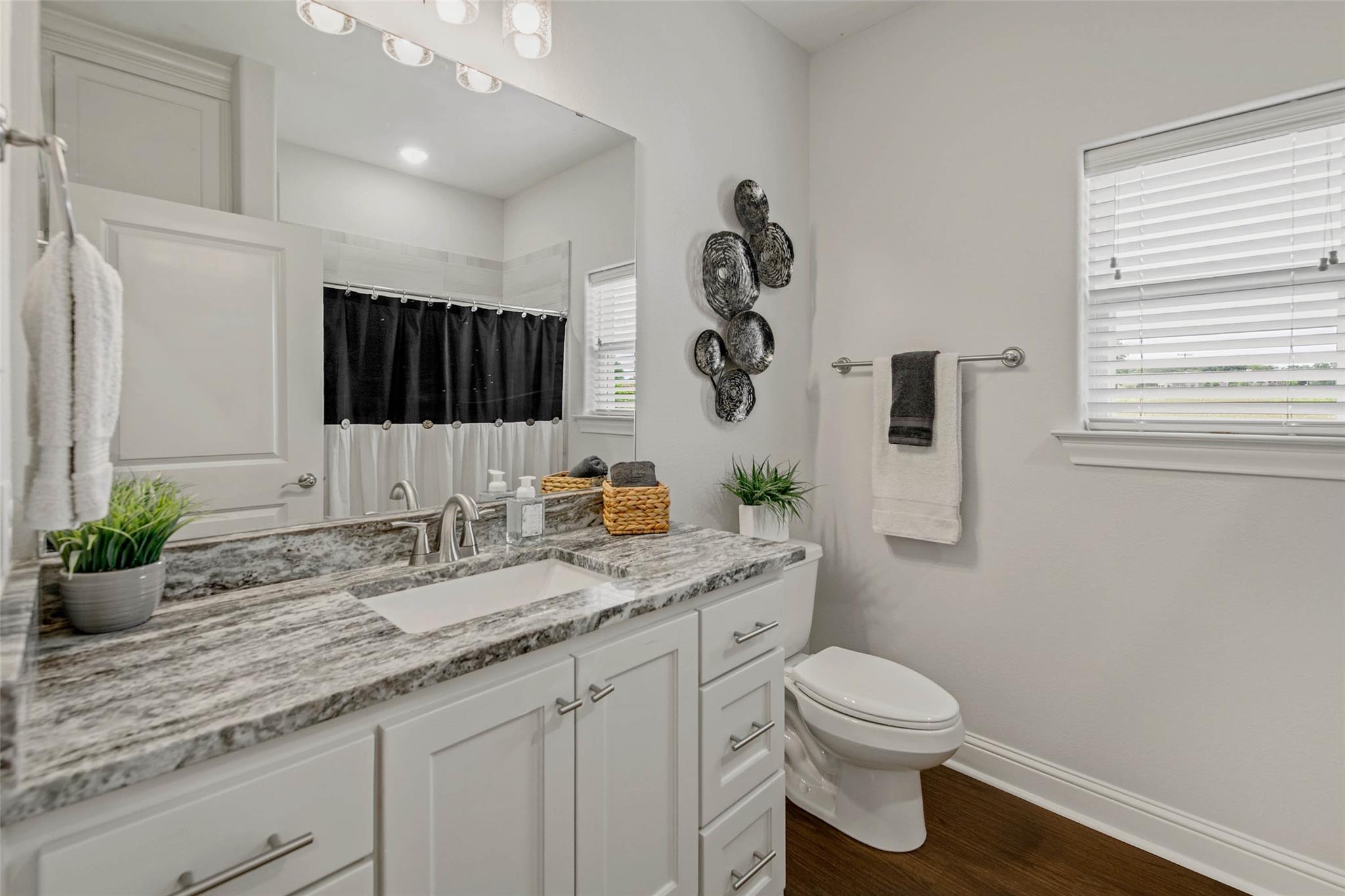 9868 Albert Dr, Iola, TX 77861