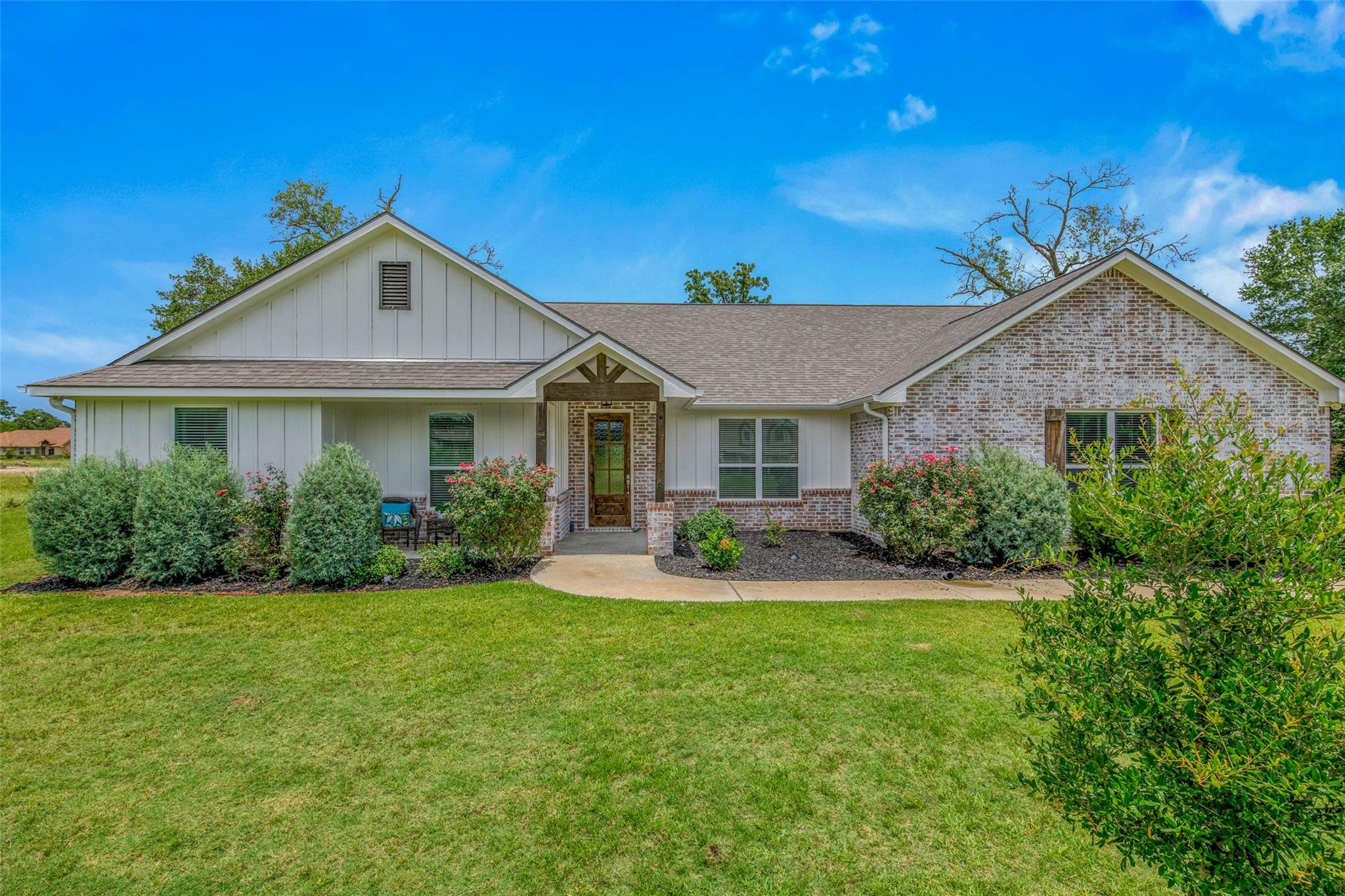 9868 Albert Dr, Iola, TX 77861