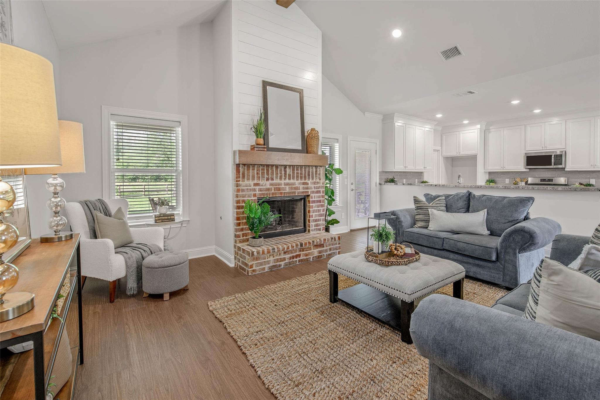 9868 Albert Dr, Iola, TX 77861