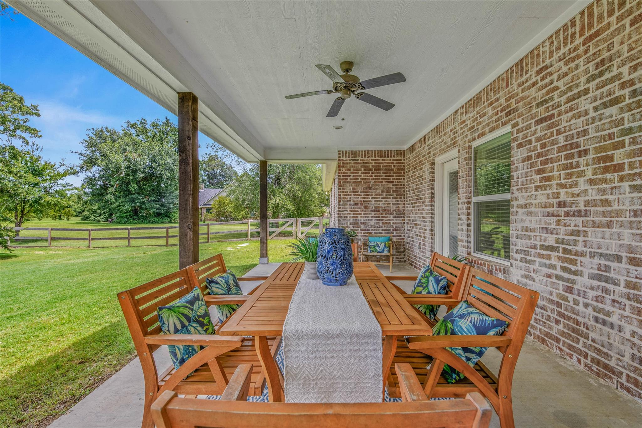 9868 Albert Dr, Iola, TX 77861