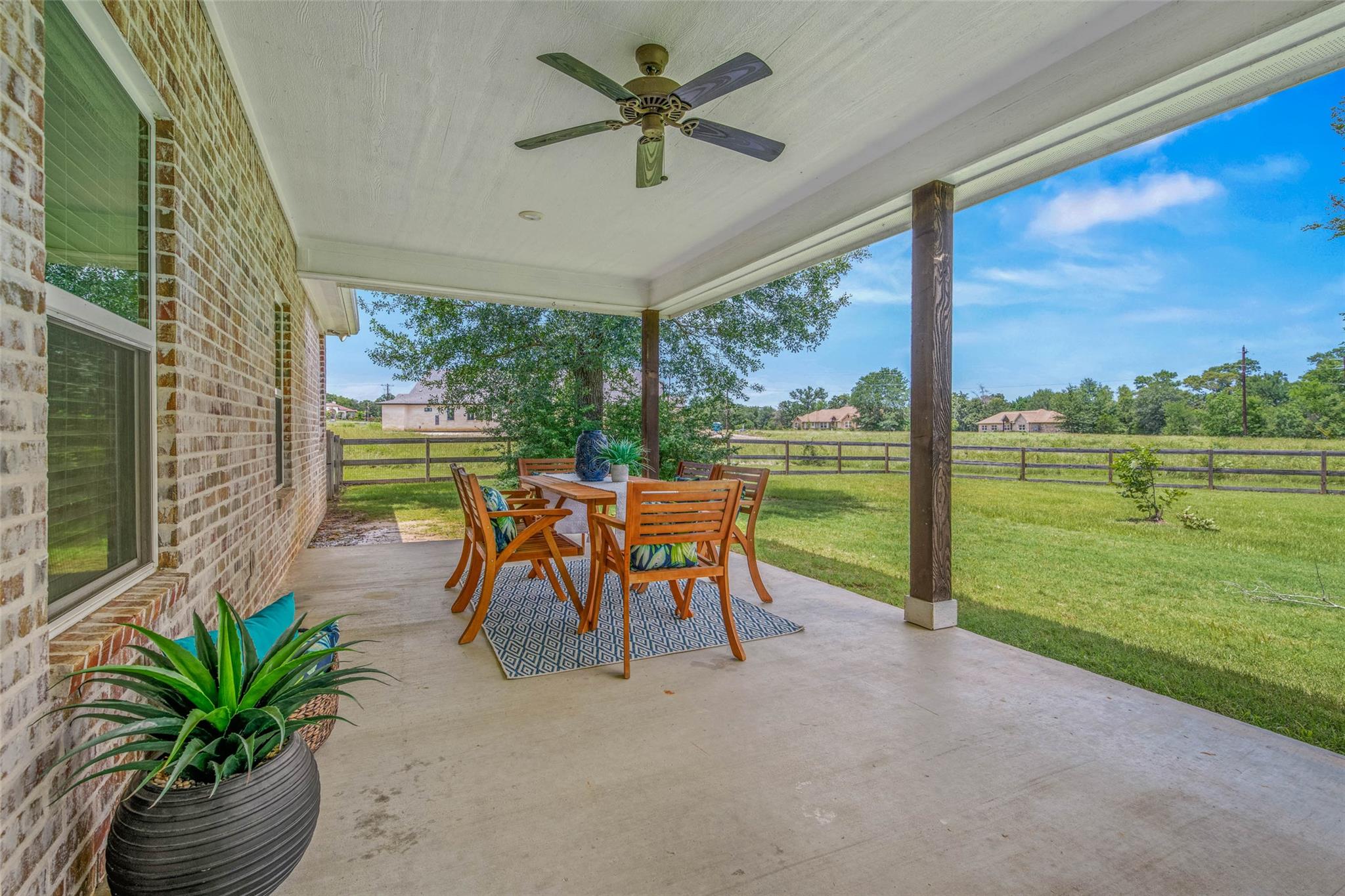 9868 Albert Dr, Iola, TX 77861