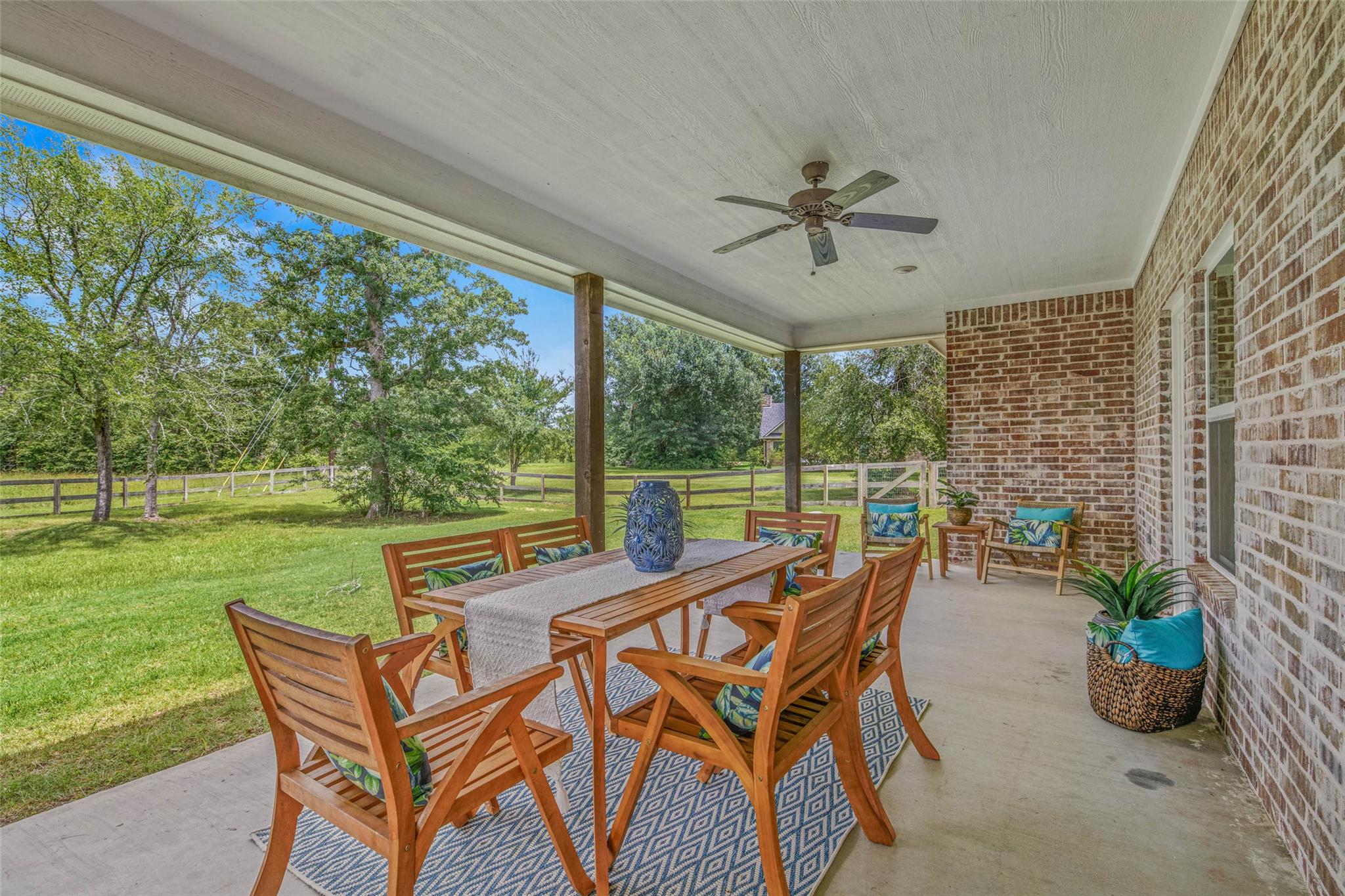 9868 Albert Dr, Iola, TX 77861