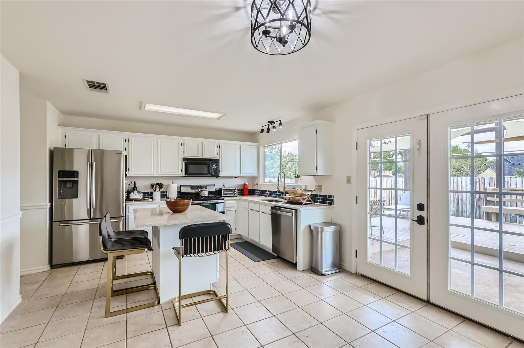 500 Hawthorne Ln, Round Rock, TX 78664