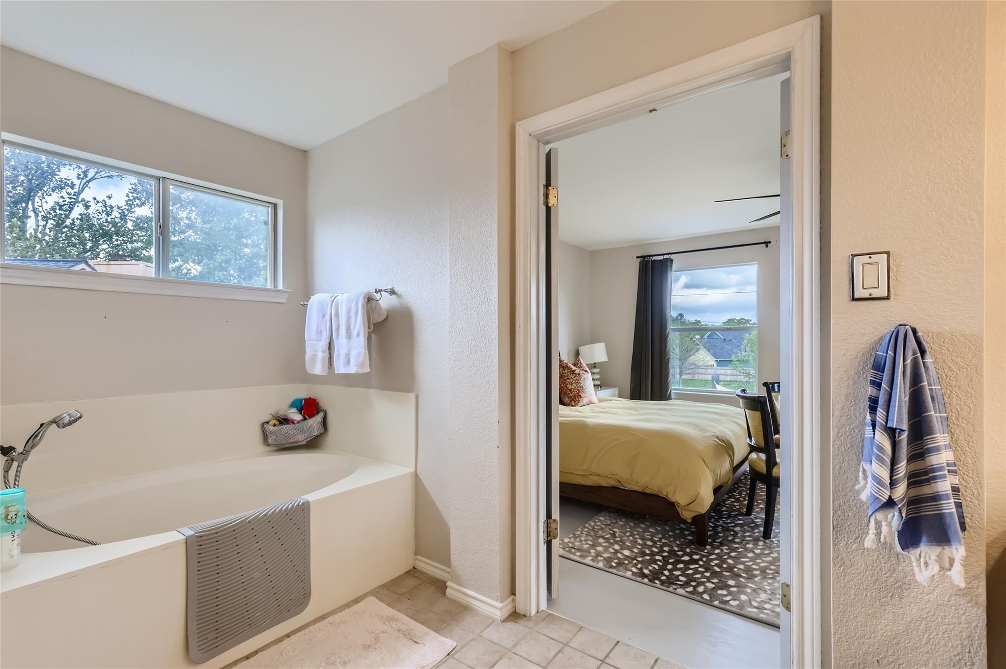 500 Hawthorne Ln, Round Rock, TX 78664
