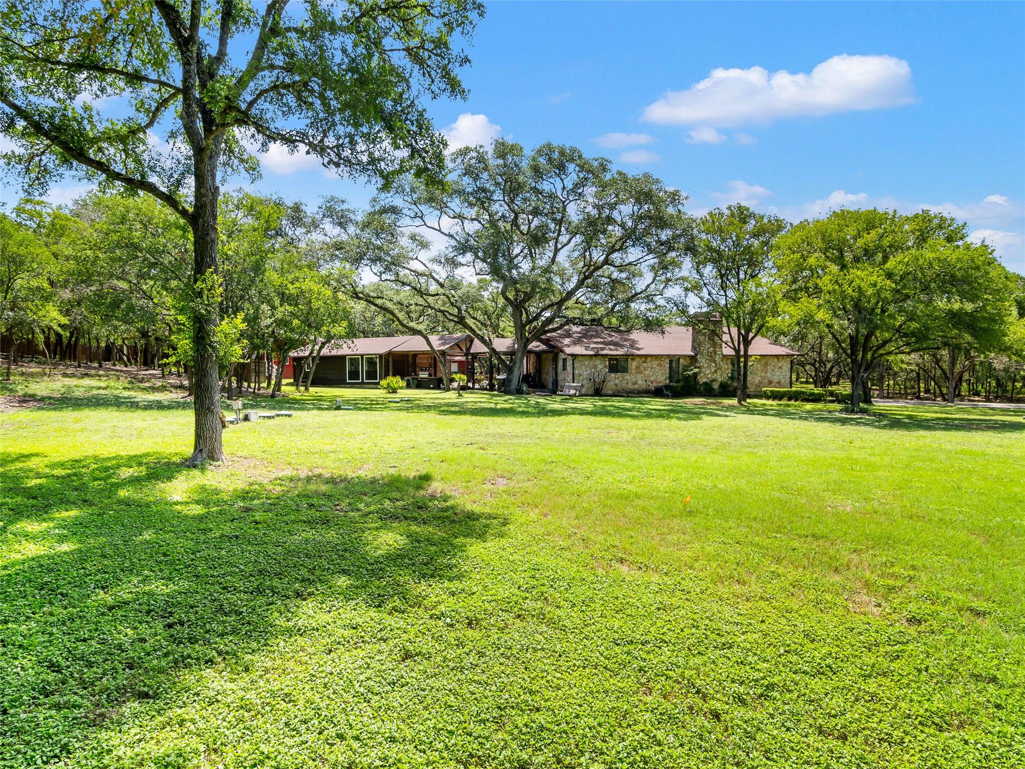 101 Hunters Glen Dr, San Marcos, TX 78666